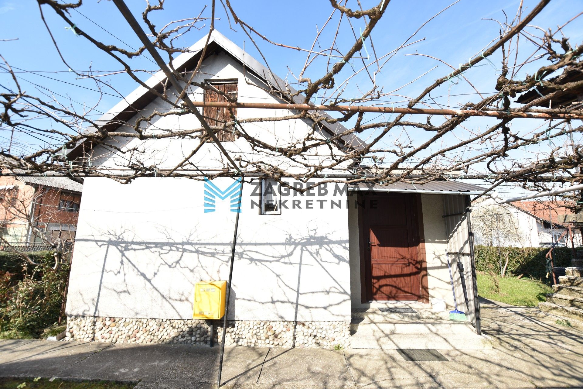 Zagreb - RUDEŠ Samostojeća kuća od 54 m2, zemljište 330 m2, mirno okruženje, garaža, parking, BEZ PROVIZIJE