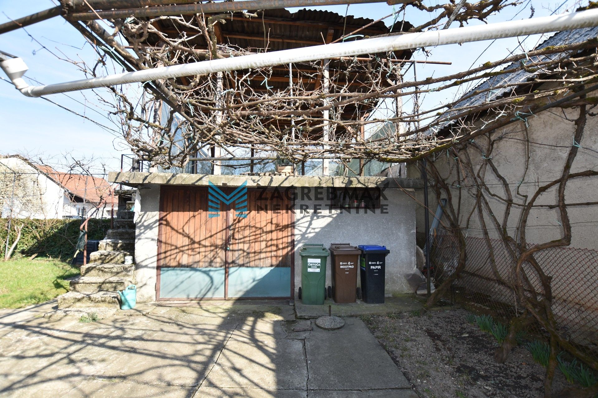 Zagreb - RUDEŠ Samostojeća kuća od 54 m2, zemljište 330 m2, mirno okruženje, garaža, parking, BEZ PROVIZIJE