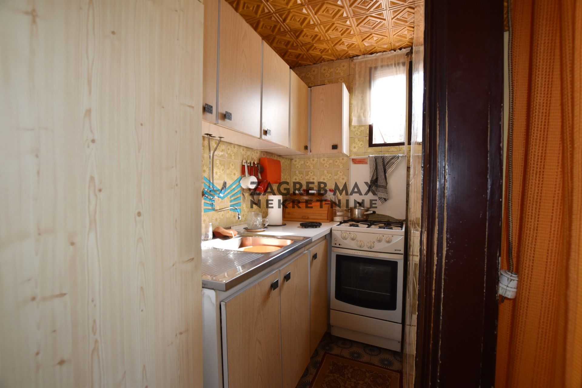 Zagreb - RUDEŠ Samostojeća kuća od 54 m2, zemljište 330 m2, mirno okruženje, garaža, parking, BEZ PROVIZIJE