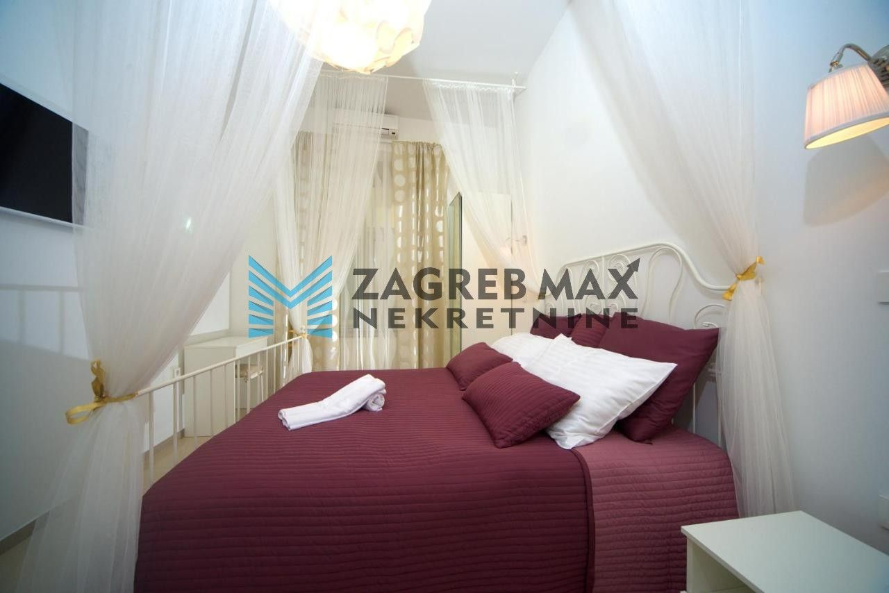 Zagreb - STROGI CENTAR – Trg bana J. Jelačića, moderan 2soban stan 31 m2, 2. kat, TOP lokacija