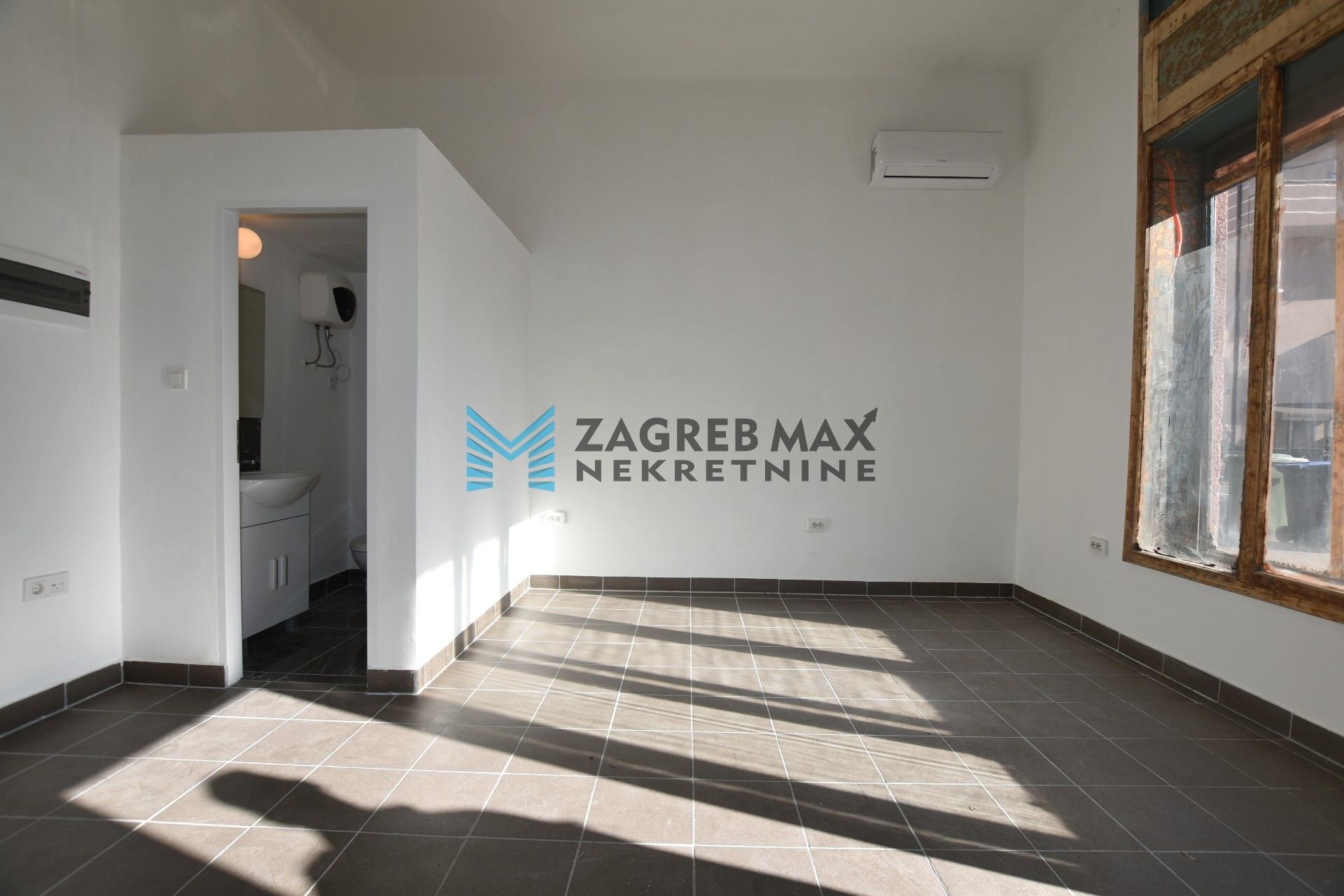 Zagreb - NAJAM - TREŠNJEVKA Novouređeni poslovni prostor 21 m2, TOP lokacija, frekventna ulica, BEZ PROVIZIJE