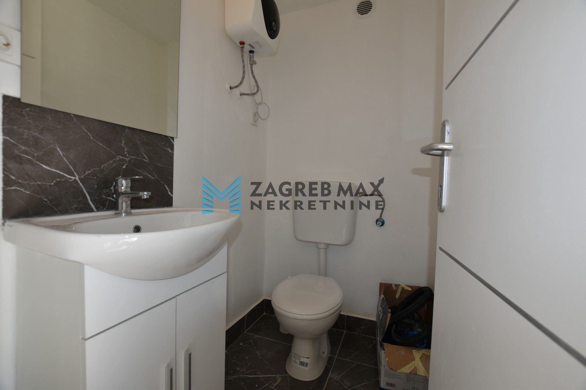 Zagreb - NAJAM - TREŠNJEVKA Novouređeni poslovni prostor 21 m2, TOP lokacija, frekventna ulica, BEZ PROVIZIJE