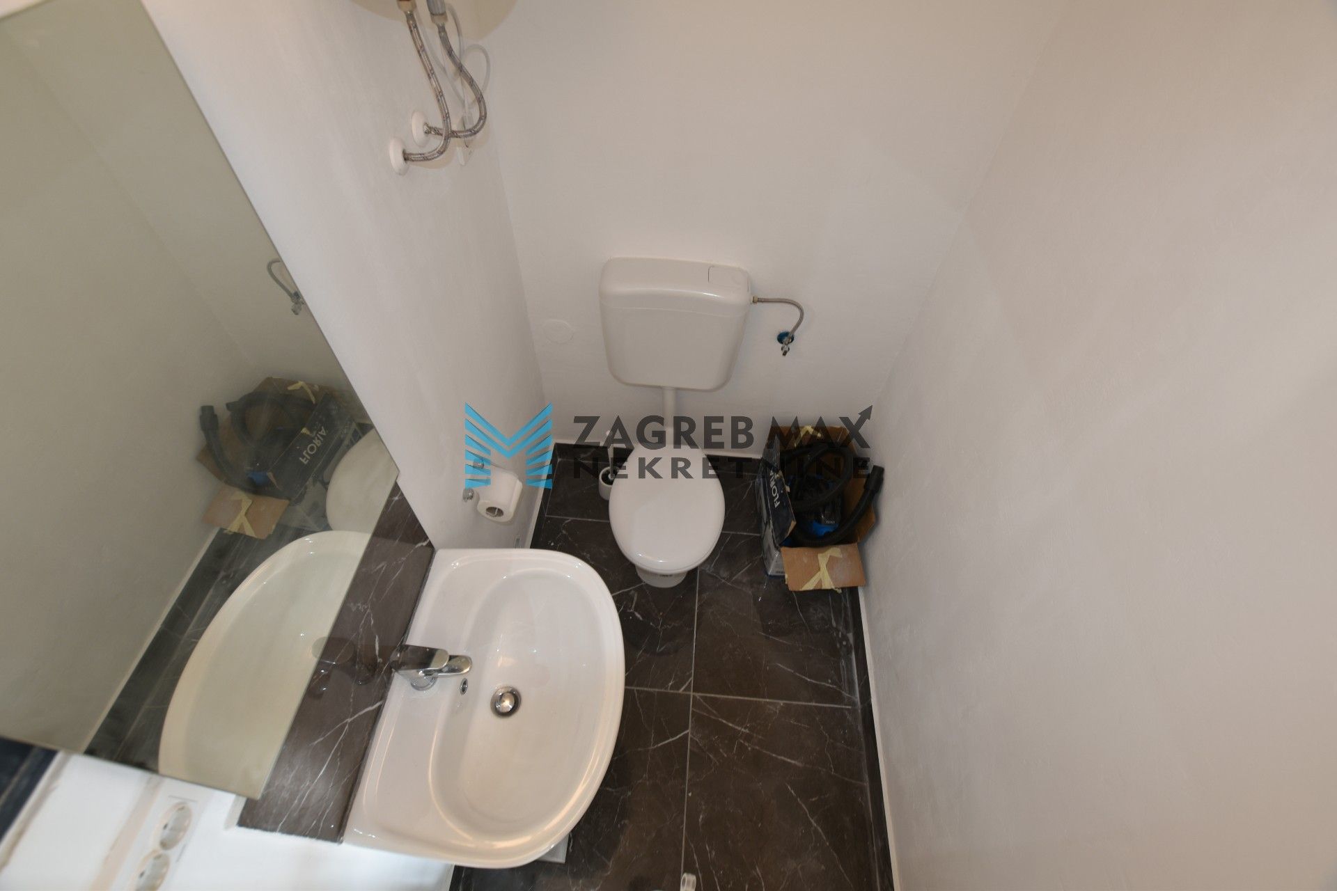 Zagreb - NAJAM - TREŠNJEVKA Novouređeni poslovni prostor 21 m2, TOP lokacija, frekventna ulica, BEZ PROVIZIJE