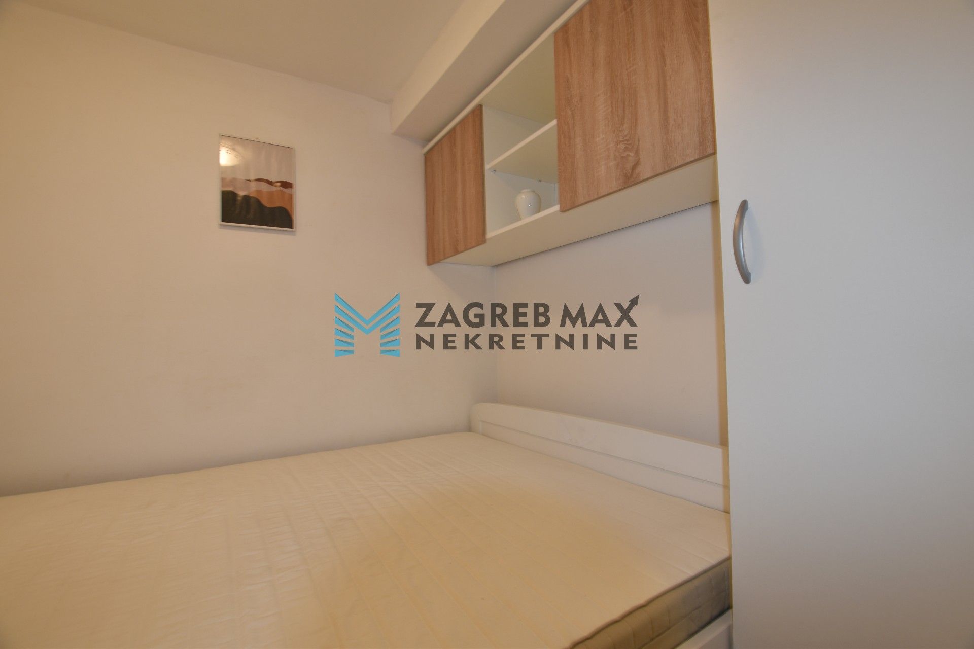 Zagreb - NAJAM - TREŠNJEVKA Ugodan 4soban stan 55 m2, suteren, odlična lokacija, BEZ PROVIZIJE