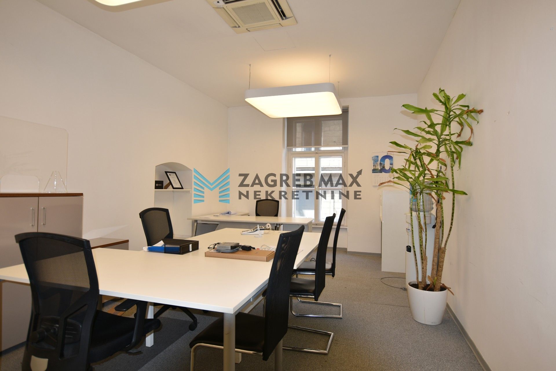 Zagreb - NAJAM - STROGI CENTAR Gundulićeva 1, moderan uredski / poslovni prostor 55 m2, odlična lokacija