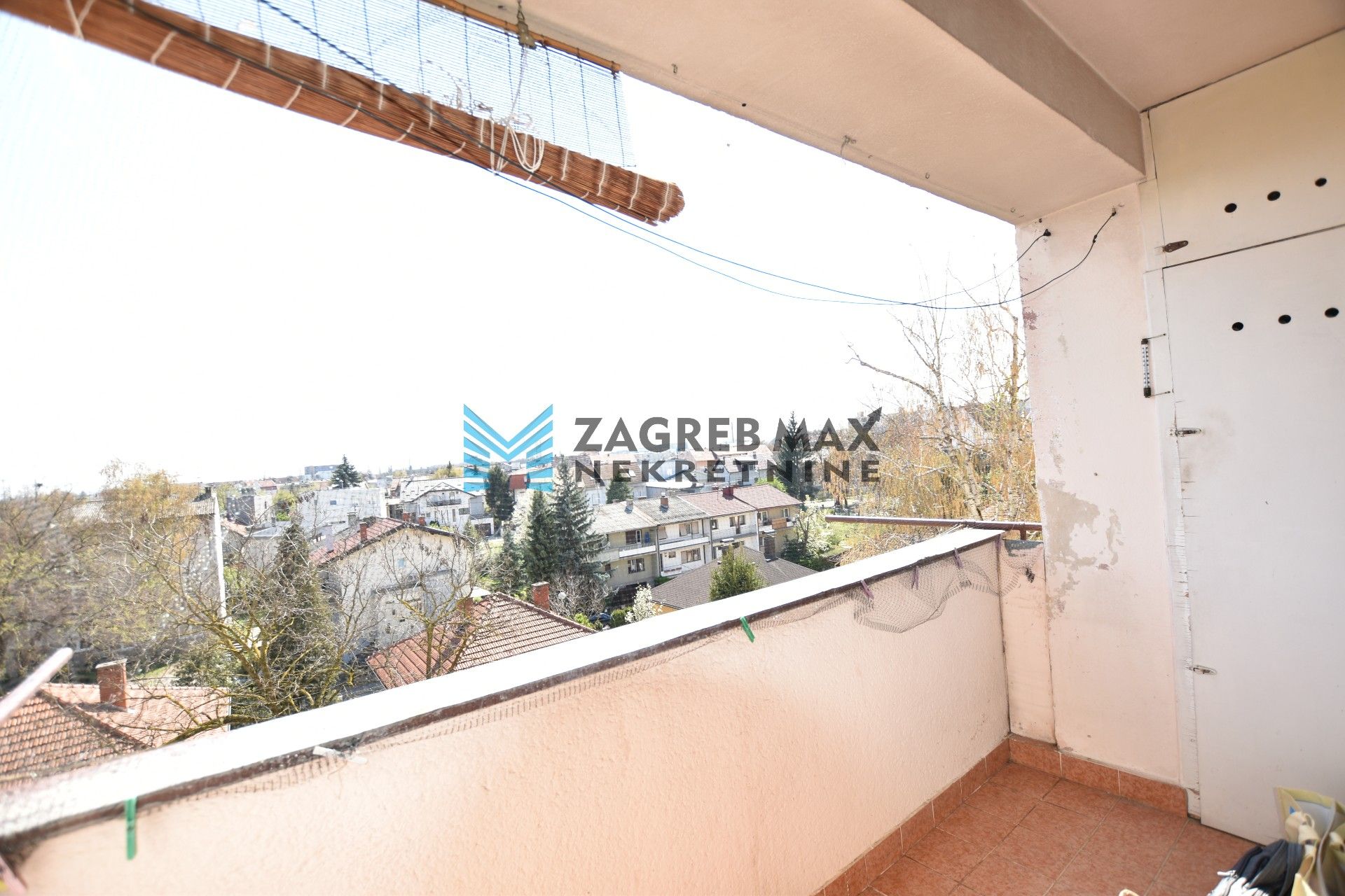 Zagreb - SAVSKI GAJ – Komforan 2soban stan 43 m2, 4. kat, mirno okruženje, loggia, BEZ PROVIZIJE