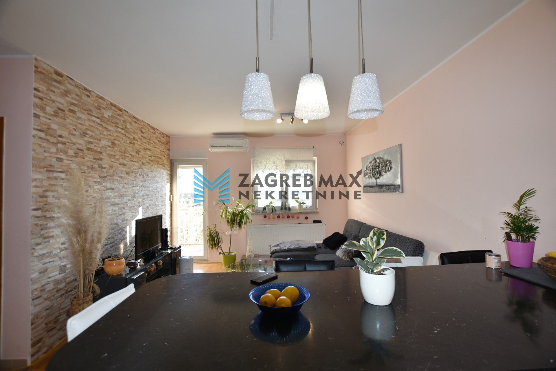 Zagreb - SVETA KLARA Moderan 5soban stan 96 m2, 1. kat, mirno okruženje, 2 balkona, parking, BEZ PROVIZIJE