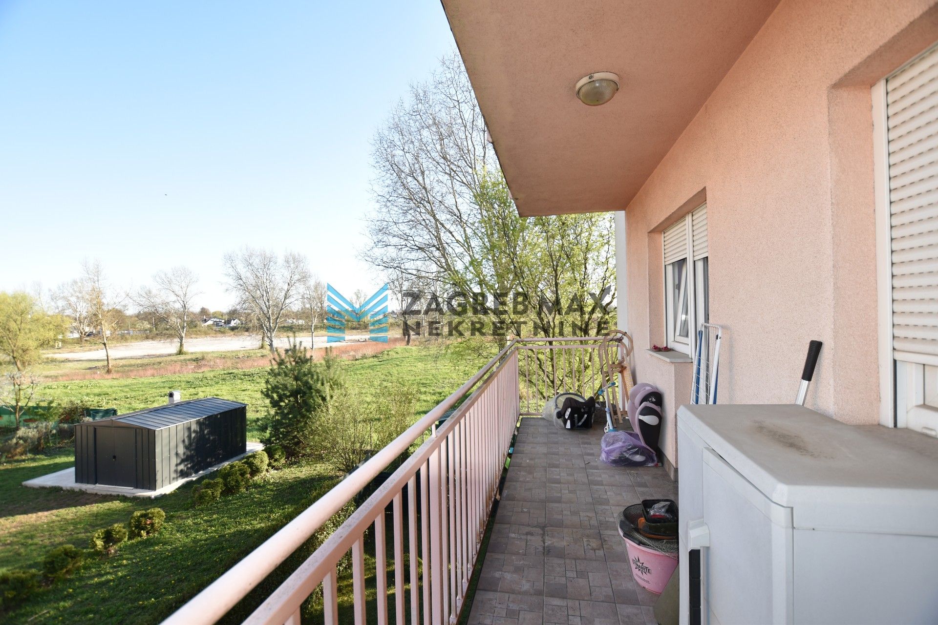 Zagreb - SVETA KLARA Moderan 5soban stan 96 m2, 1. kat, mirno okruženje, 2 balkona, parking, BEZ PROVIZIJE