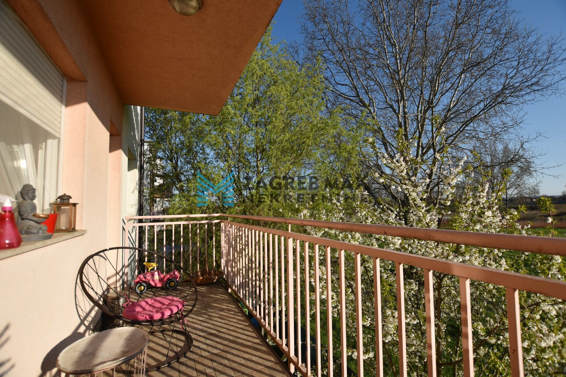 Zagreb - SVETA KLARA Moderan 5soban stan 96 m2, 1. kat, mirno okruženje, 2 balkona, parking, BEZ PROVIZIJE