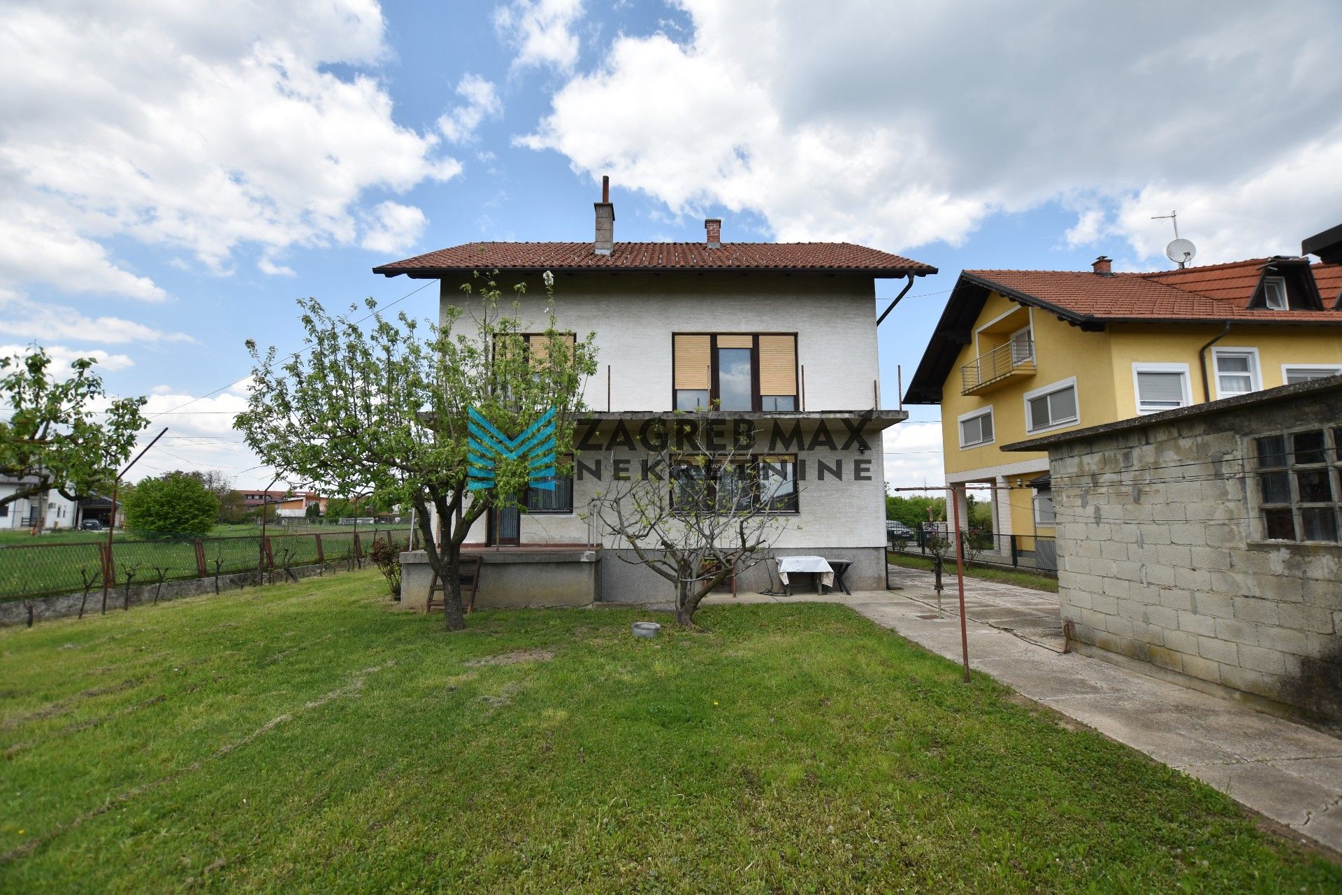 Zagreb - NAJAM - BESTOVJE Komforan 3soban stan u kući 100 m2, mirno okruženje, vrt, terasa, garaža, spremište