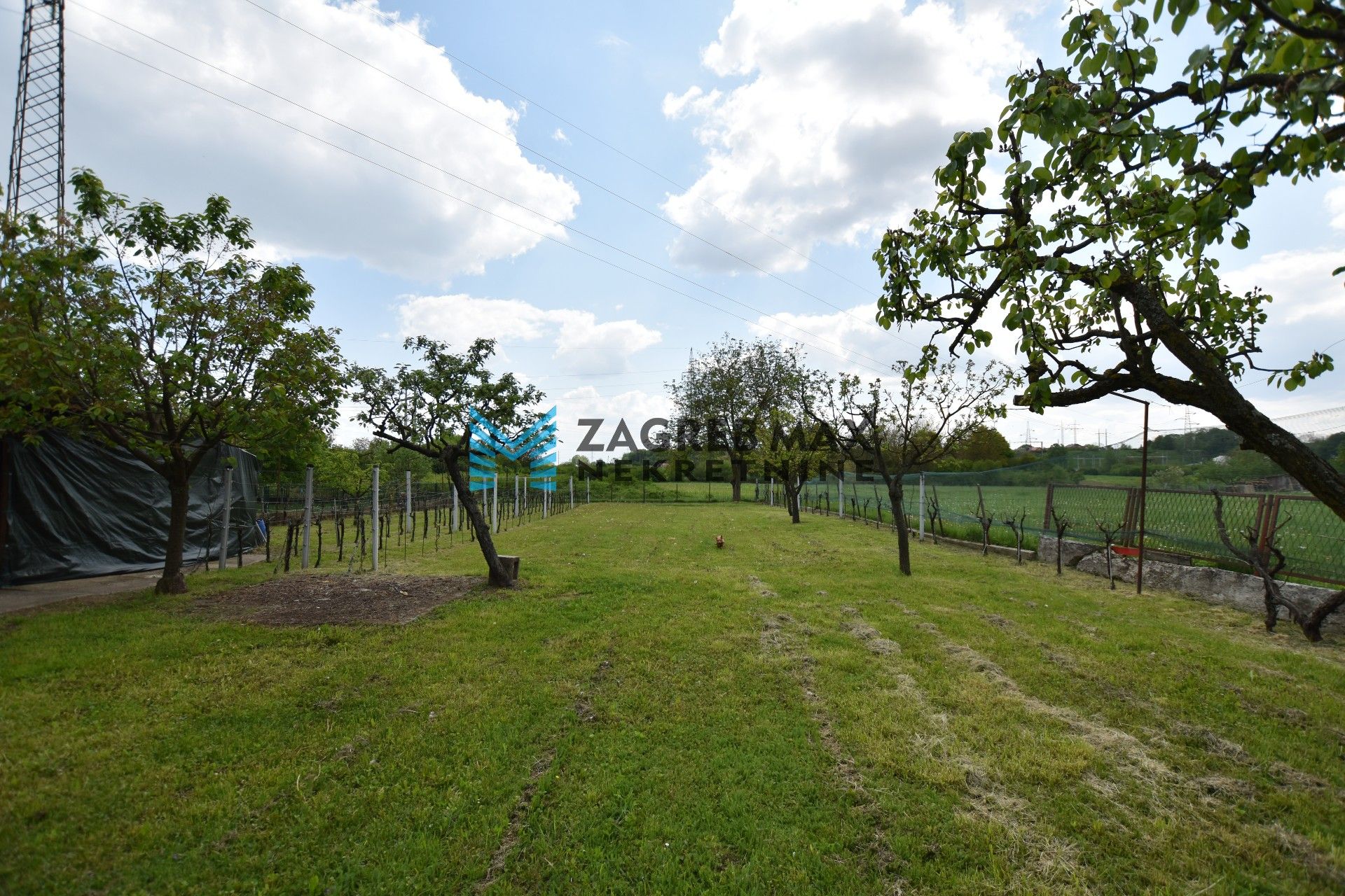 Zagreb - NAJAM - BESTOVJE Komforan 3soban stan u kući 100 m2, mirno okruženje, vrt, terasa, garaža, spremište