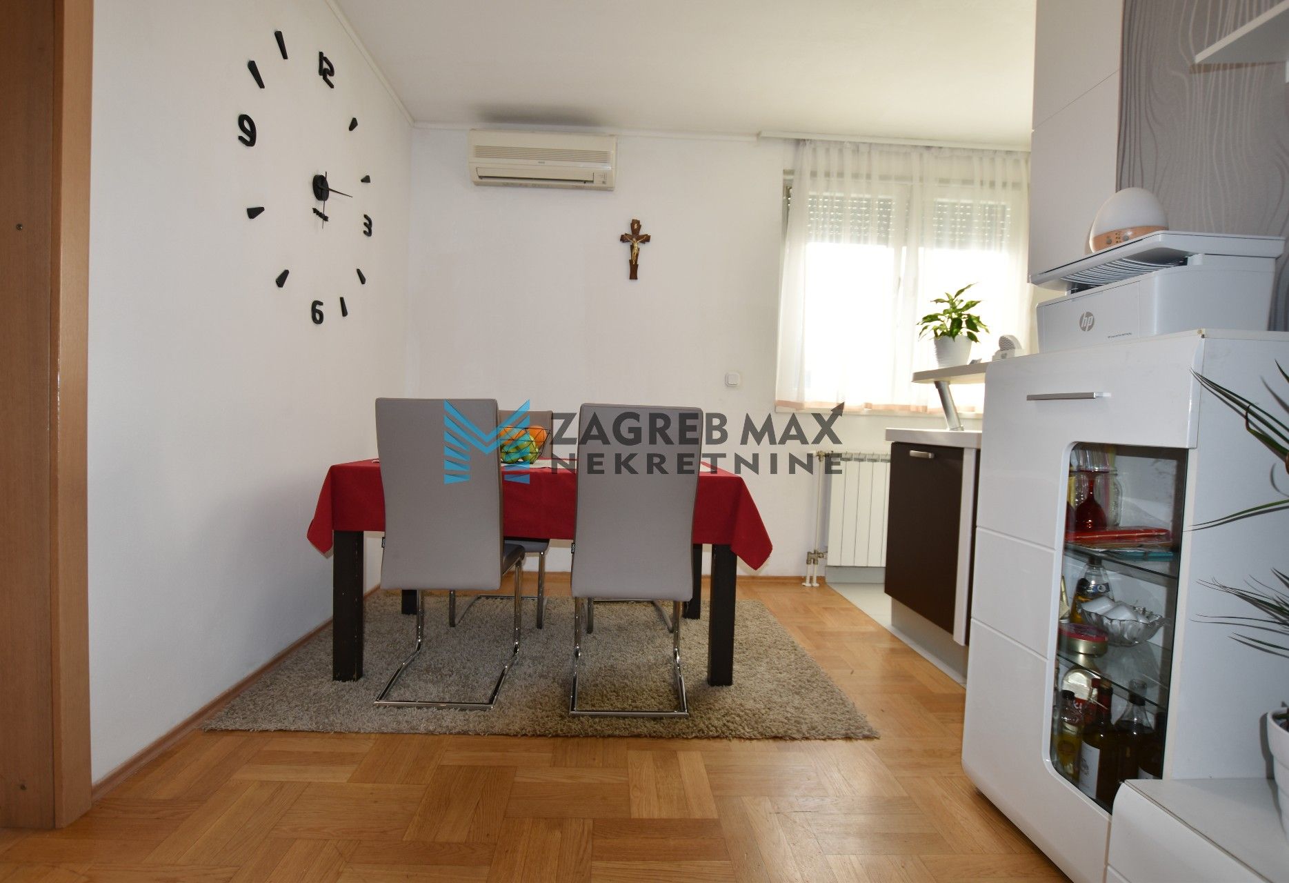 Zagreb - VRAPČE Bolnička ulica, moderan 3soban stan 47,5 m2, garaža, visoko prizemlje, mirno okruženje, loggi