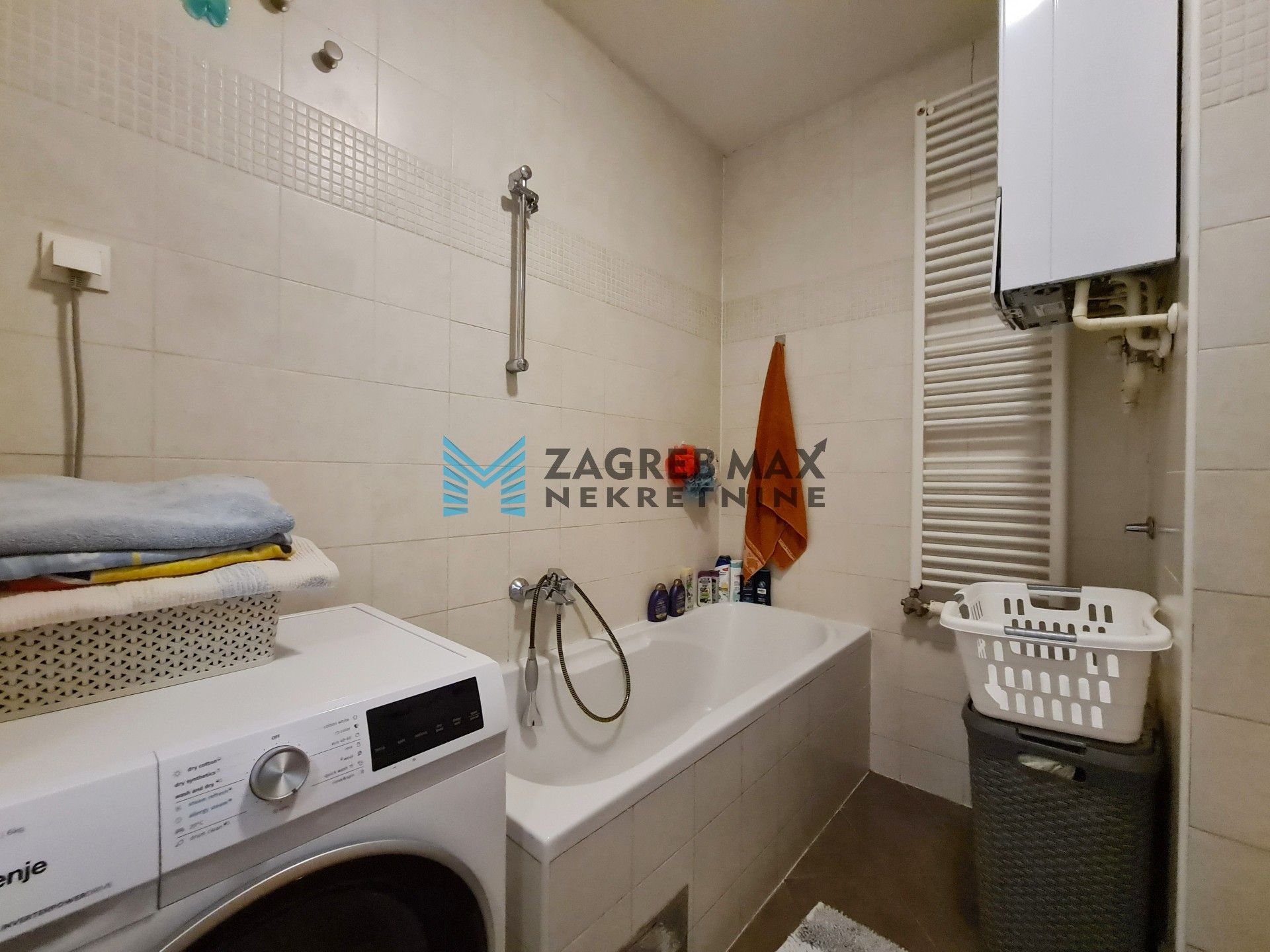 Zagreb - VRAPČE Bolnička ulica, moderan 3soban stan 47,5 m2, garaža, visoko prizemlje, mirno okruženje, loggi