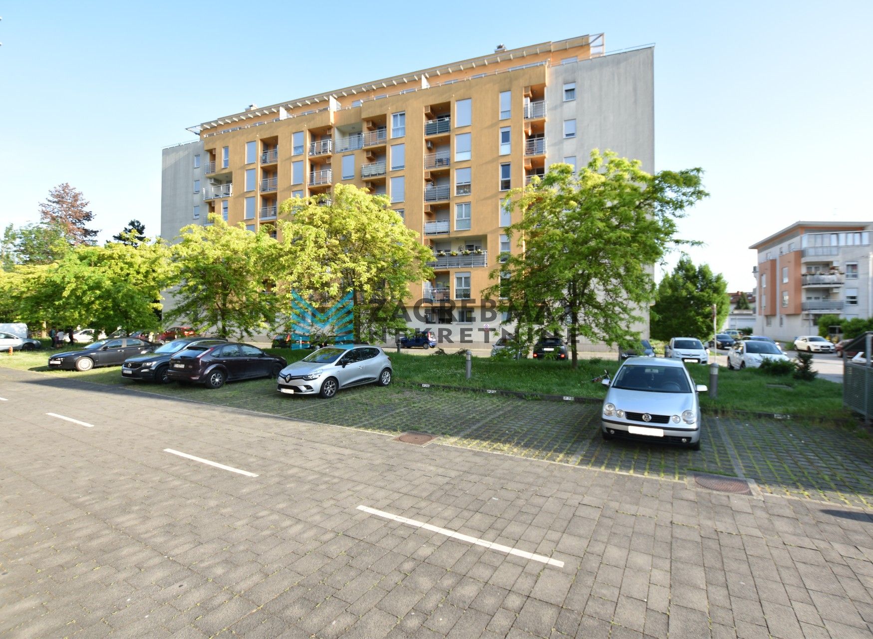 Zagreb - VRAPČE Bolnička ulica, moderan 3soban stan 47,5 m2, garaža, visoko prizemlje, mirno okruženje, loggi