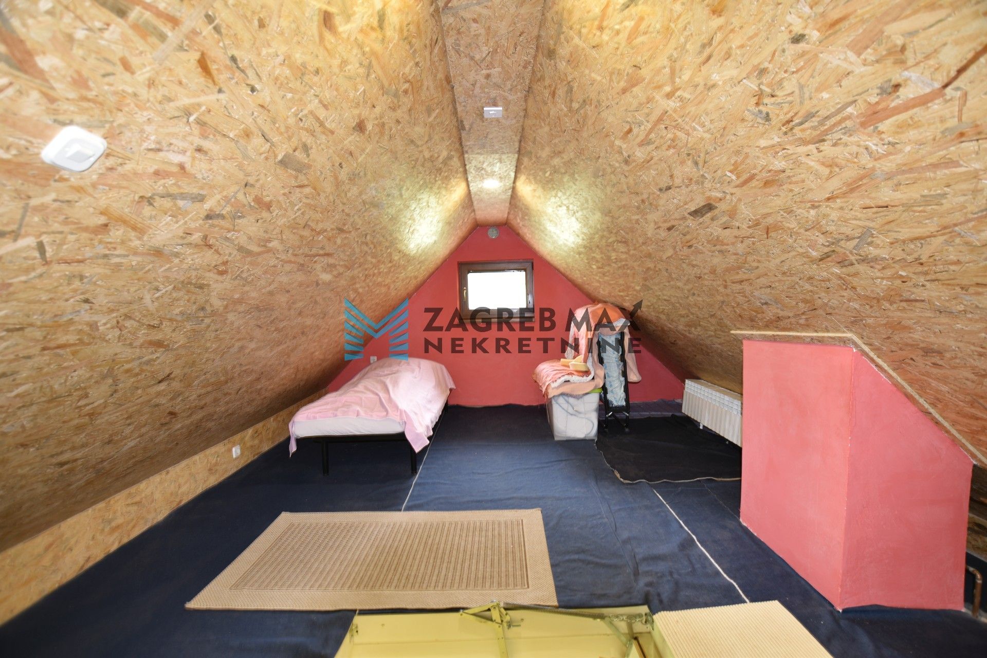 Zagreb - BUDINŠČINA Obiteljska kuća 100 m2, okućnica 6090 m2 sve građevinsko, mirno okruženje, BEZ PROVIZIJE