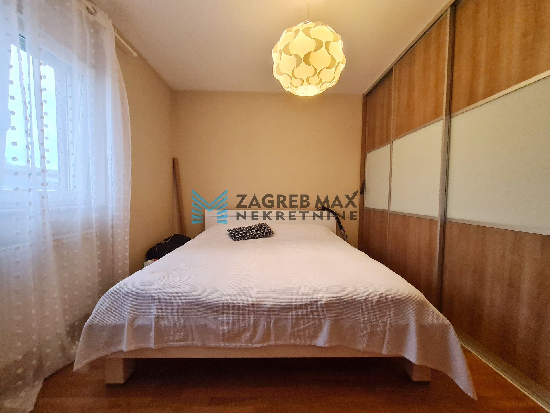 Zagreb - KAJZERICA Moderan 3soban stan 73 m2, parking, 3. kat, spremište, odlična lokacija, loggia