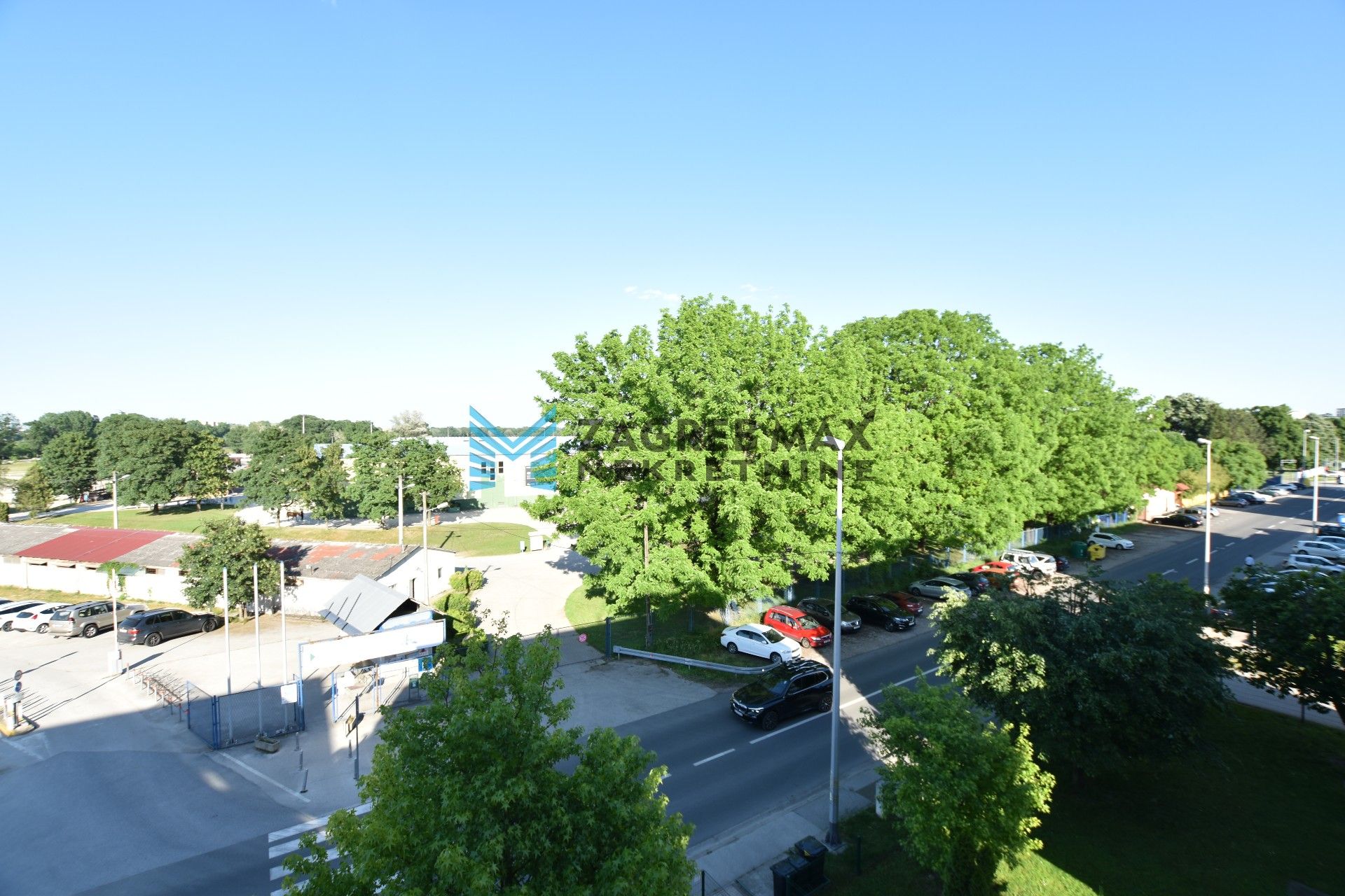 Zagreb - KAJZERICA Moderan 3soban stan 73 m2, parking, 3. kat, spremište, odlična lokacija, loggia