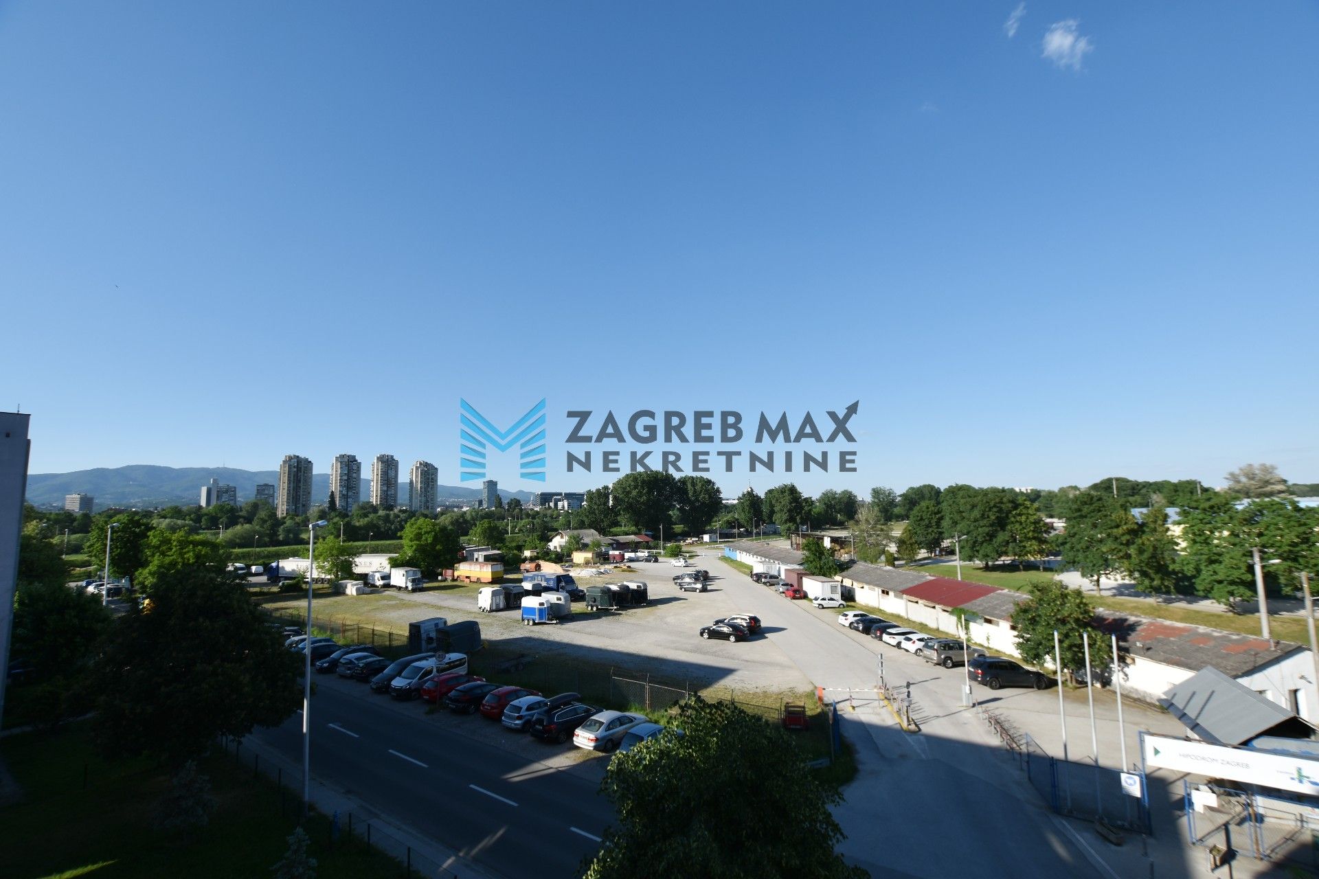 Zagreb - KAJZERICA Moderan 3soban stan 73 m2, parking, 3. kat, spremište, odlična lokacija, loggia