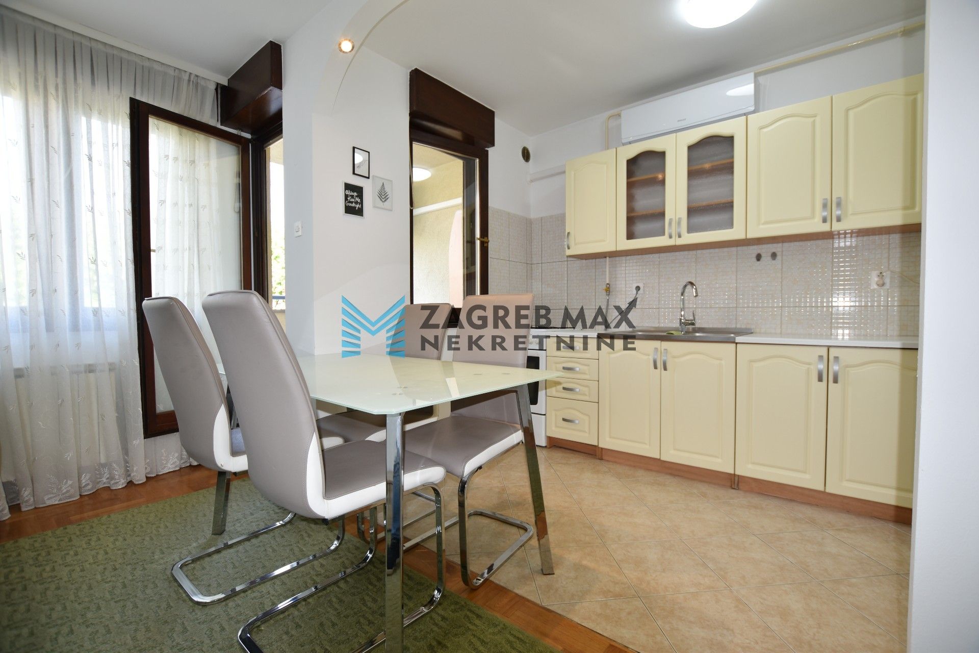 Zagreb - NAJAM - ŠPANSKO Moderan 2soban stan 50 m2, 1. kat, mirno okruženje, loggia, BEZ PROVIZIJE