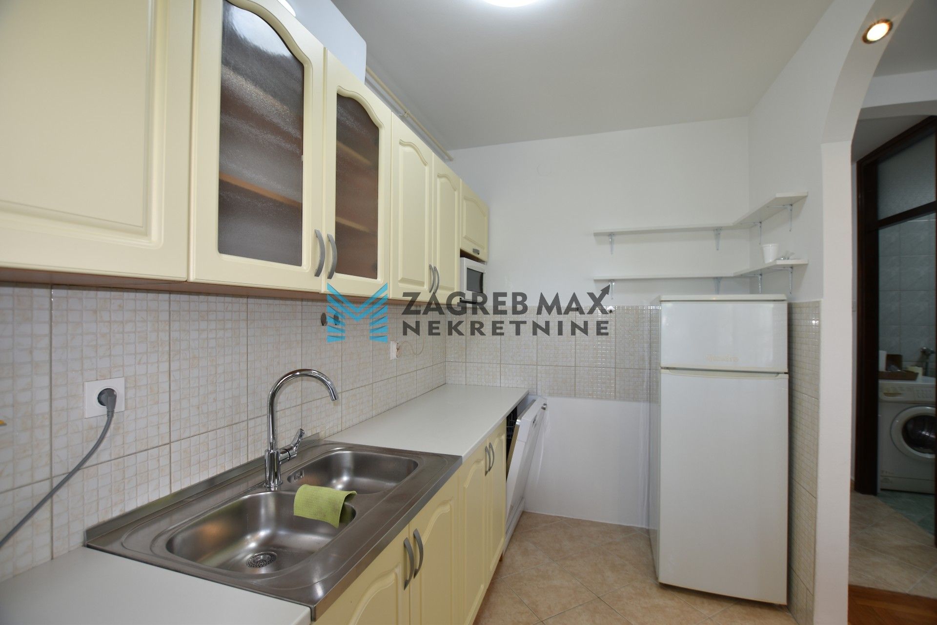 Zagreb - NAJAM - ŠPANSKO Moderan 2soban stan 50 m2, 1. kat, mirno okruženje, loggia, BEZ PROVIZIJE