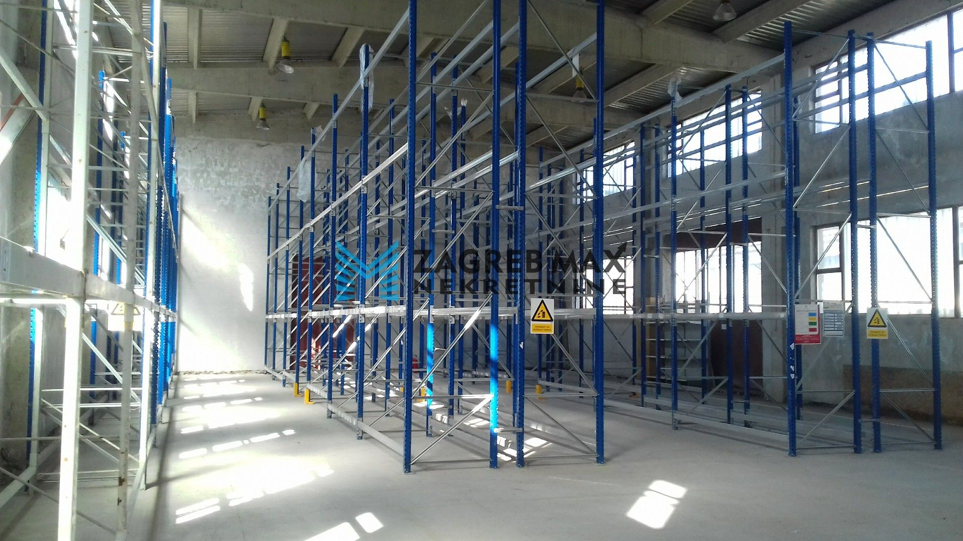 Zagreb - NAJAM - SVETA NEDELJA Skladište / hala u industrijskoj zoni 430 m2, parking, BEZ PROVIZIJE