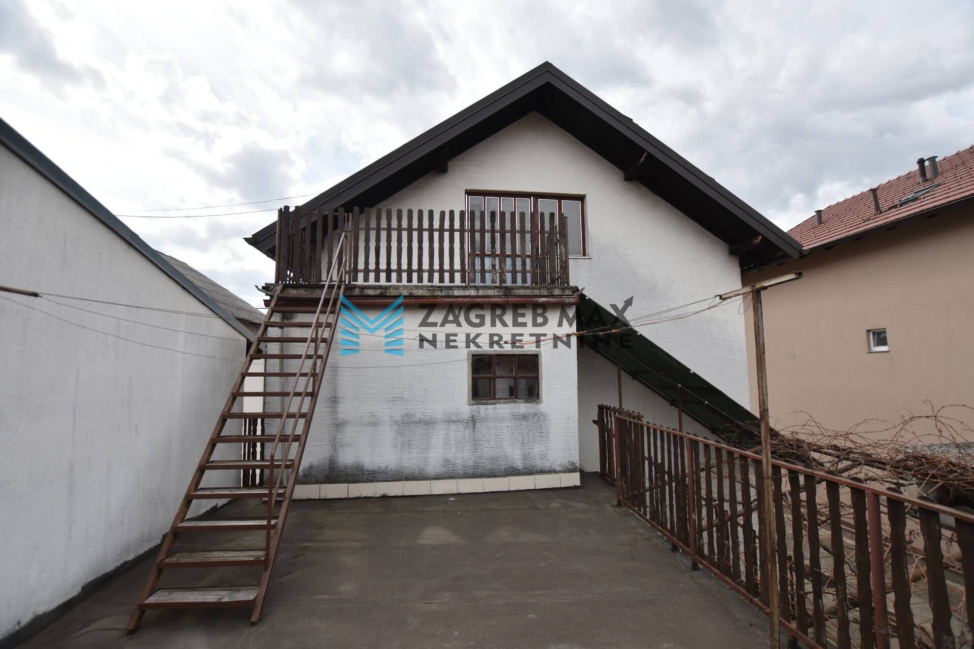 Zagreb - TRNAVA, 2 odvojena stana + garsonijera