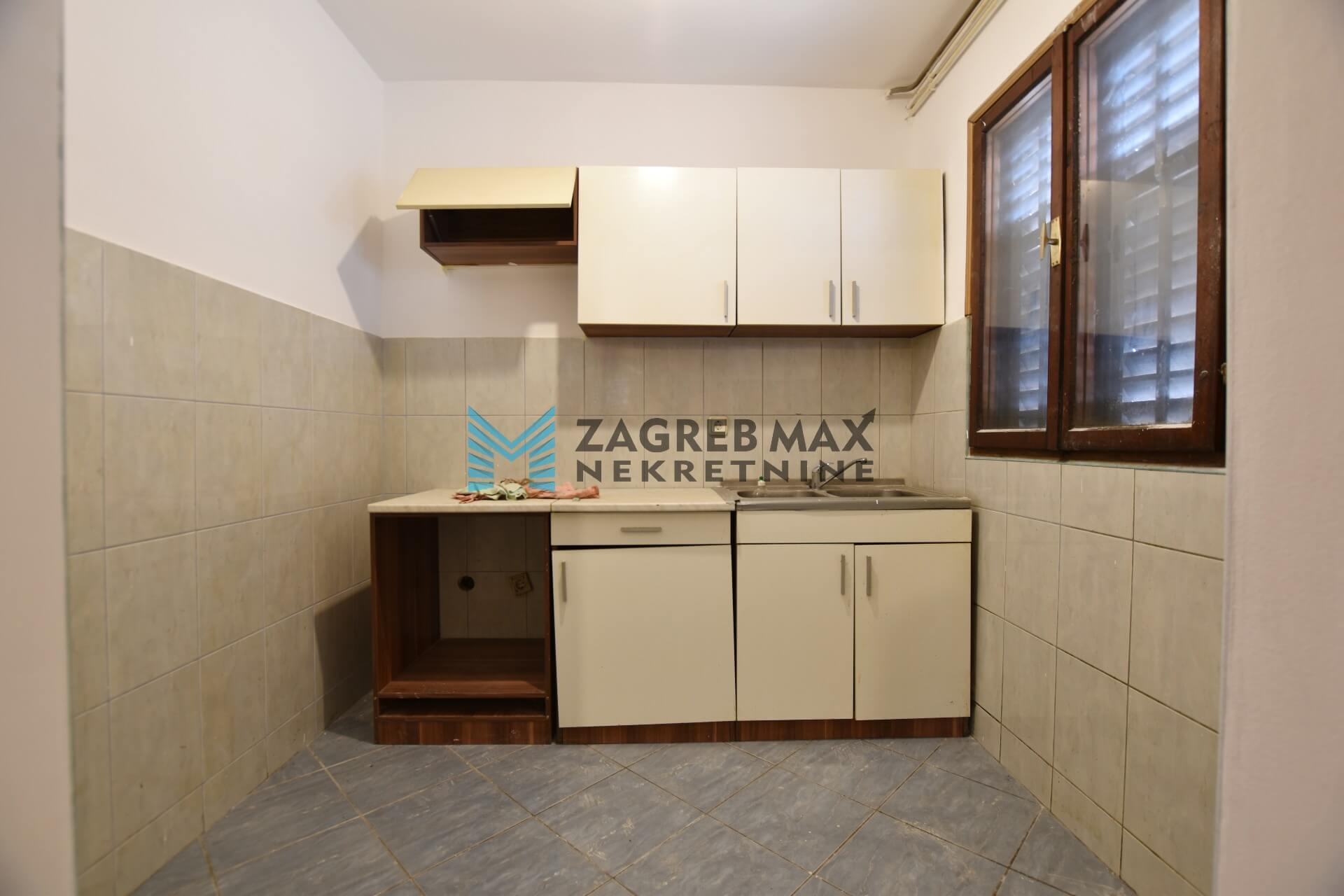 Zagreb - TRNAVA, 2 odvojena stana + garsonijera