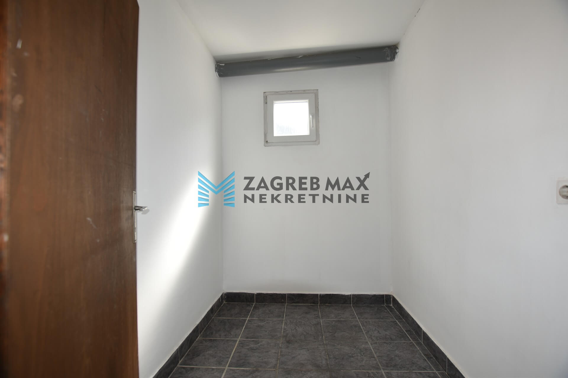 Zagreb - TRNAVA, 2 odvojena stana + garsonijera