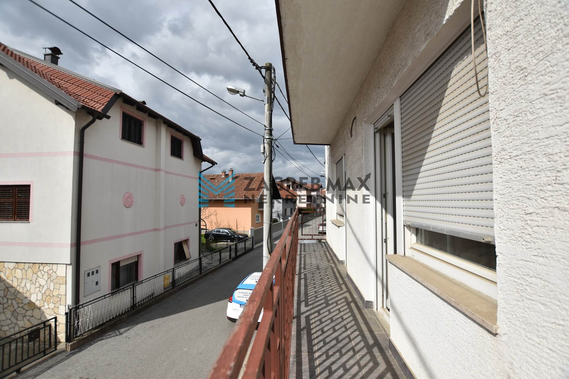 Zagreb - TRNAVA, 2 odvojena stana + garsonijera