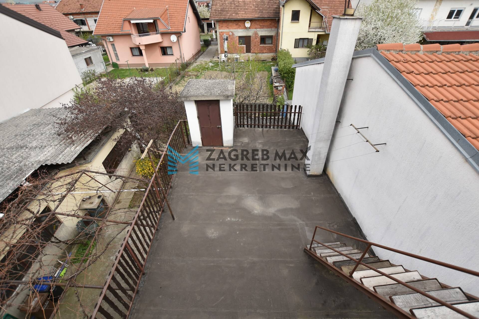 Zagreb - TRNAVA, 2 odvojena stana + garsonijera