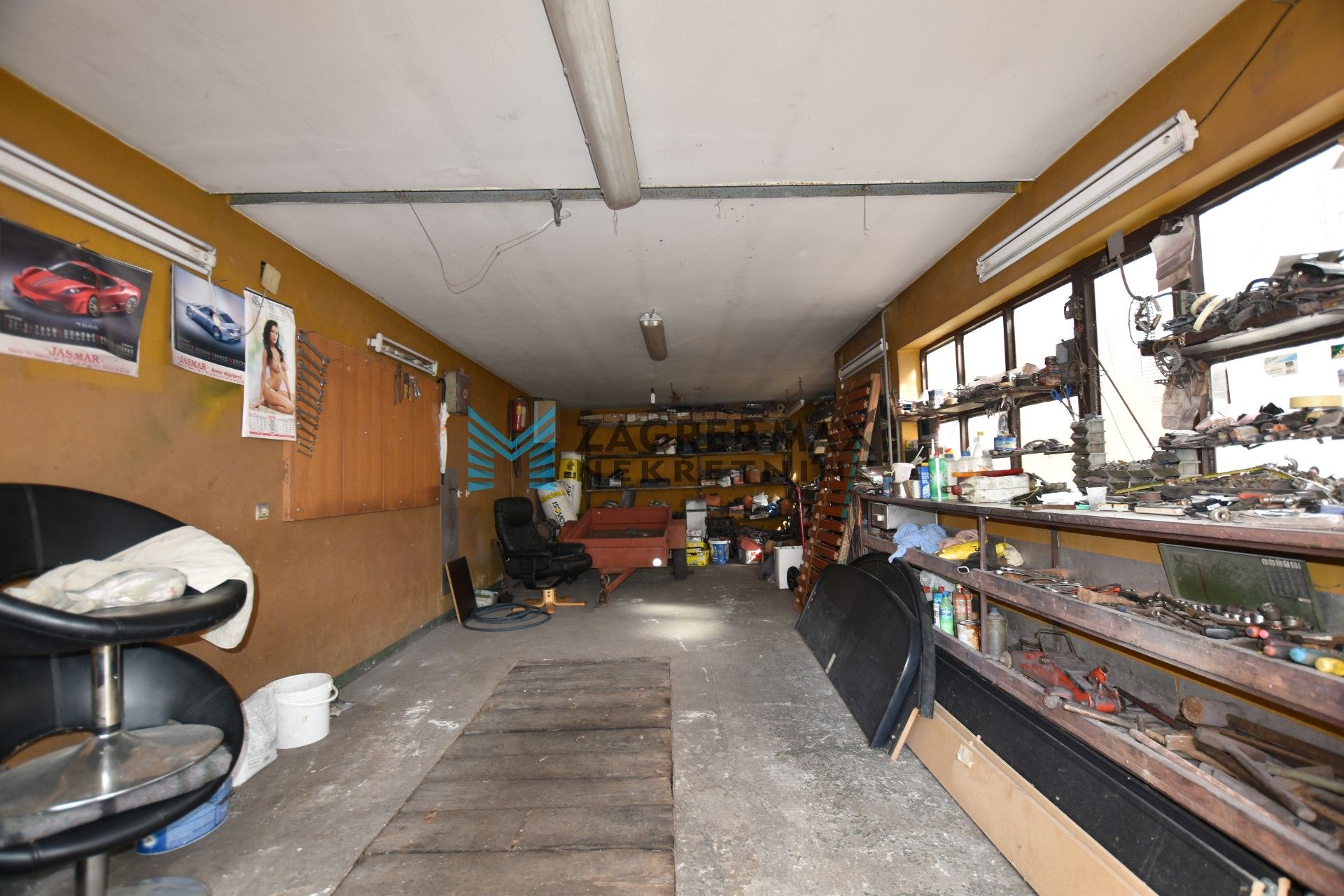 Zagreb - TRNAVA, 2 odvojena stana + garsonijera