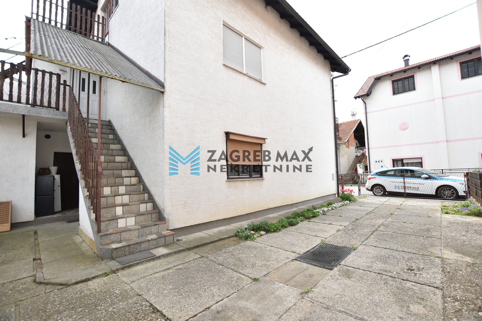 Zagreb - TRNAVA, 2 odvojena stana + garsonijera