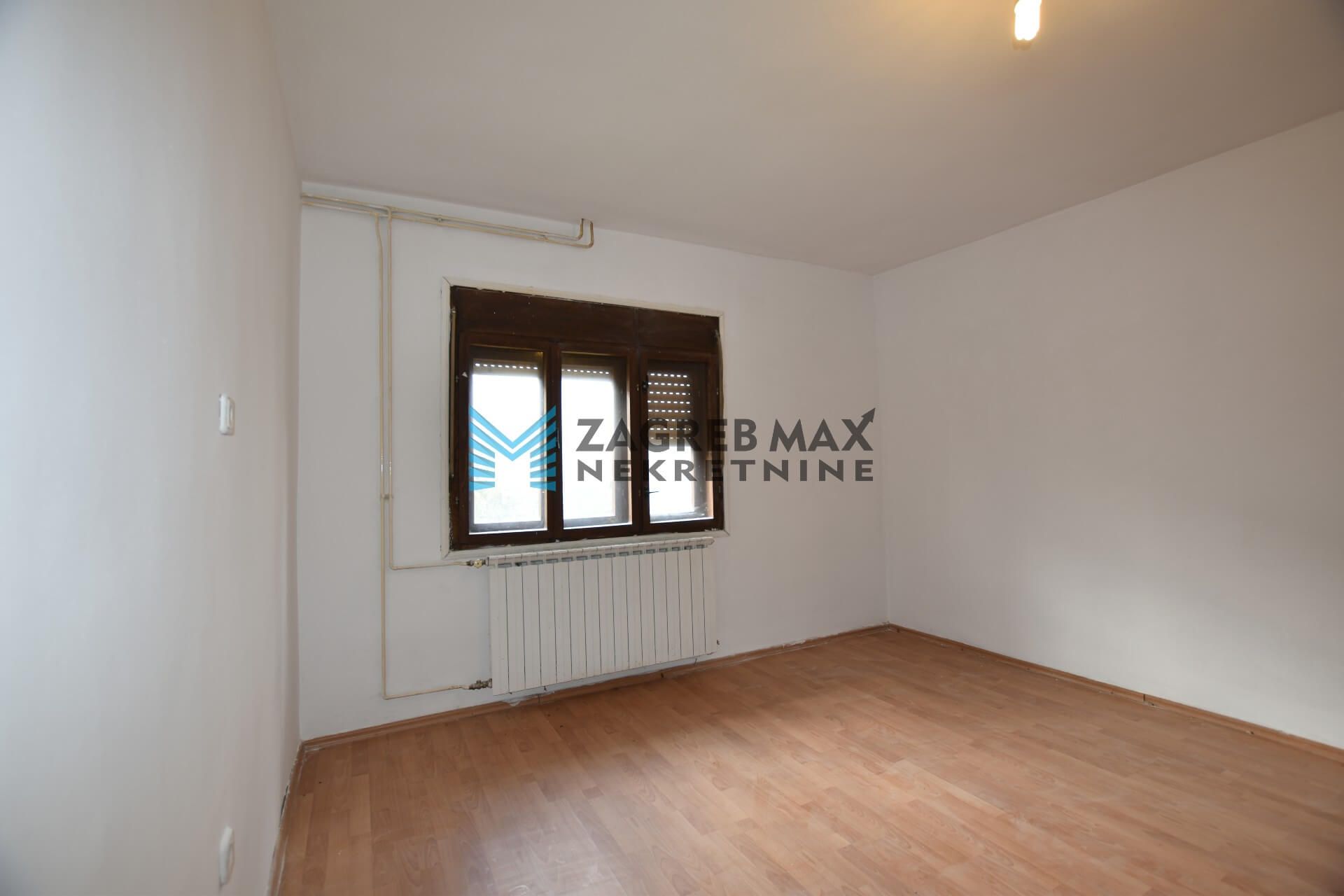 Zagreb - TRNAVA, 2 odvojena stana + garsonijera