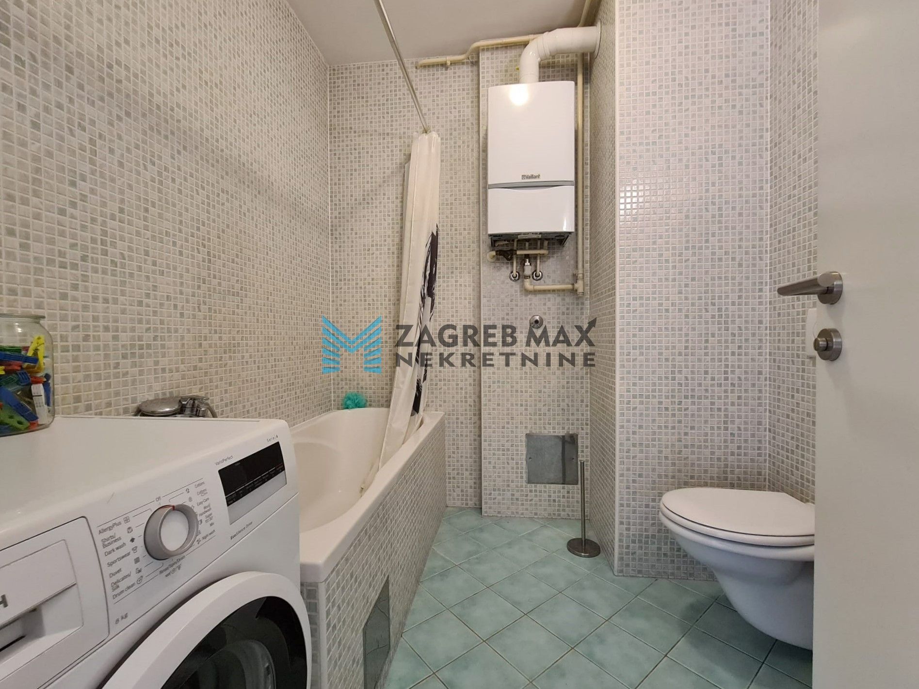 Zagreb - VRAPČE Risovo naselje, prekrasan 2soban stan 49 m2, parking, 1. kat, mirno okruženje, loggia