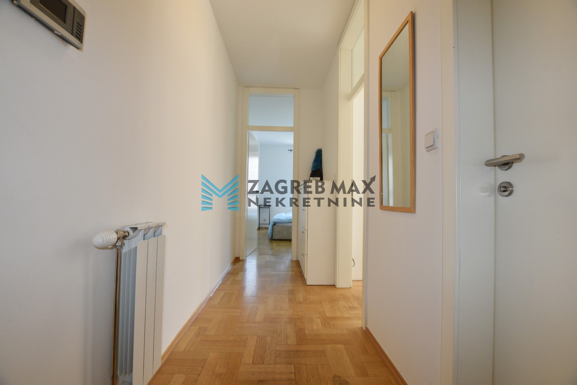 Zagreb - VRAPČE Risovo naselje, prekrasan 2soban stan 49 m2, parking, 1. kat, mirno okruženje, loggia