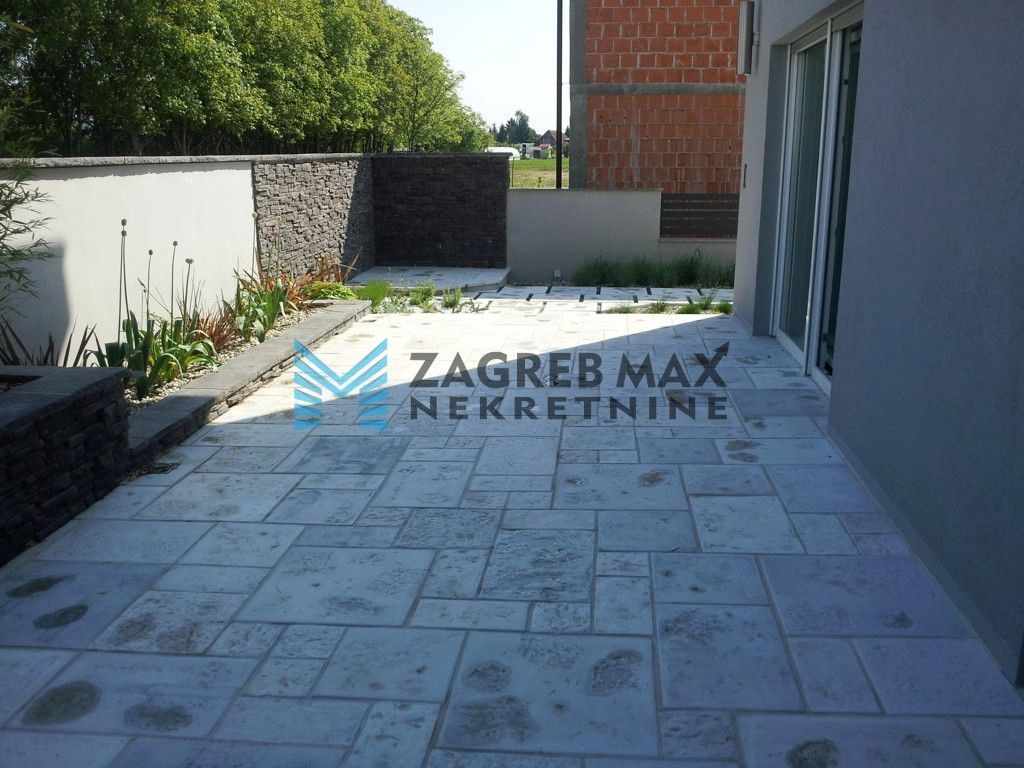 Zagreb - BLATO Luksuzna obiteljska kuća 323 m2, okućnica 130 m2, novogradnja, mirno okruženje, BEZ PROVIZIJE