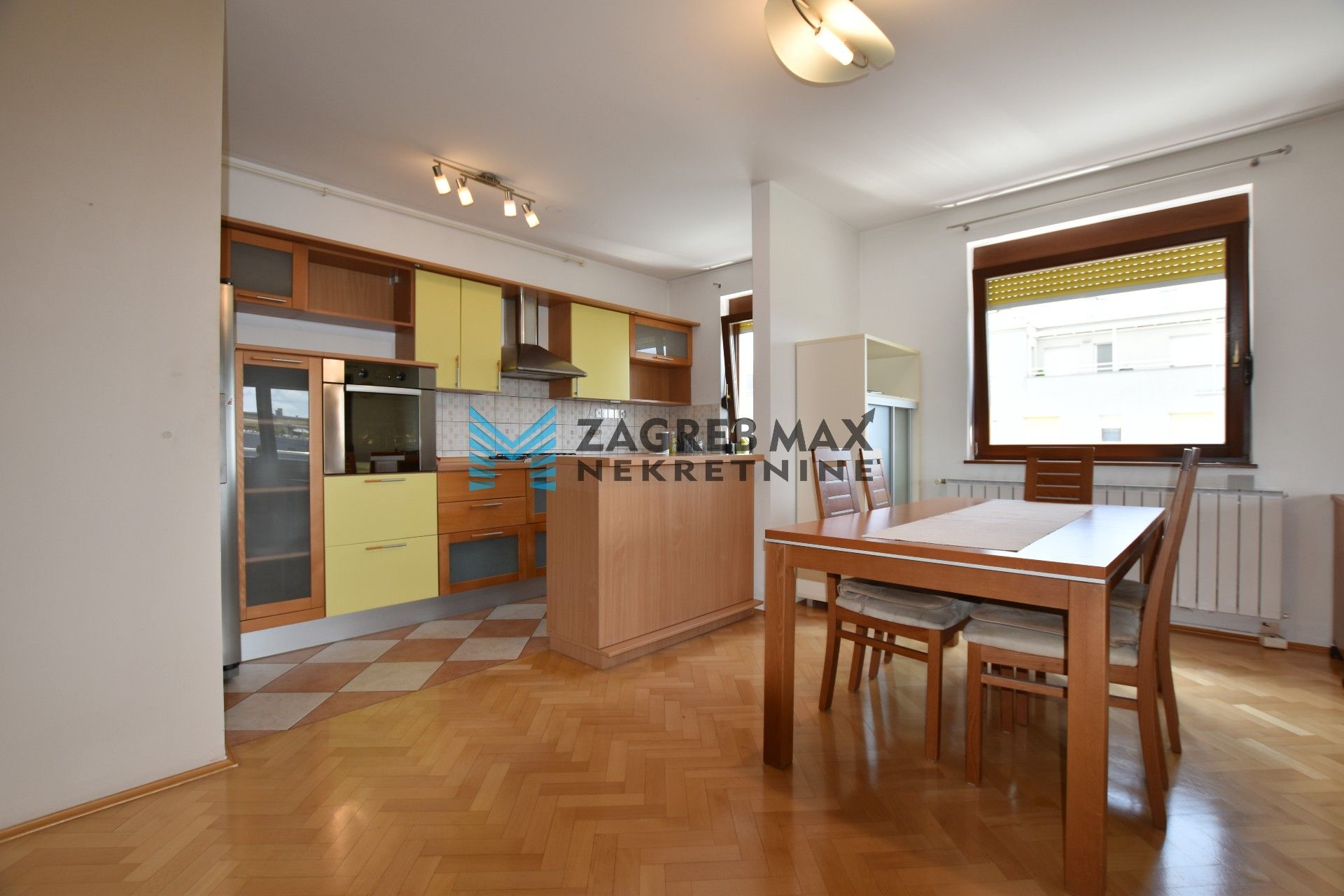 Zagreb - VRBANI 3 Ekskluzivan 4soban stan 102 m2 + 2 parkinga, top lokacija, loggia, spremište, BEZ PROVIZIJE