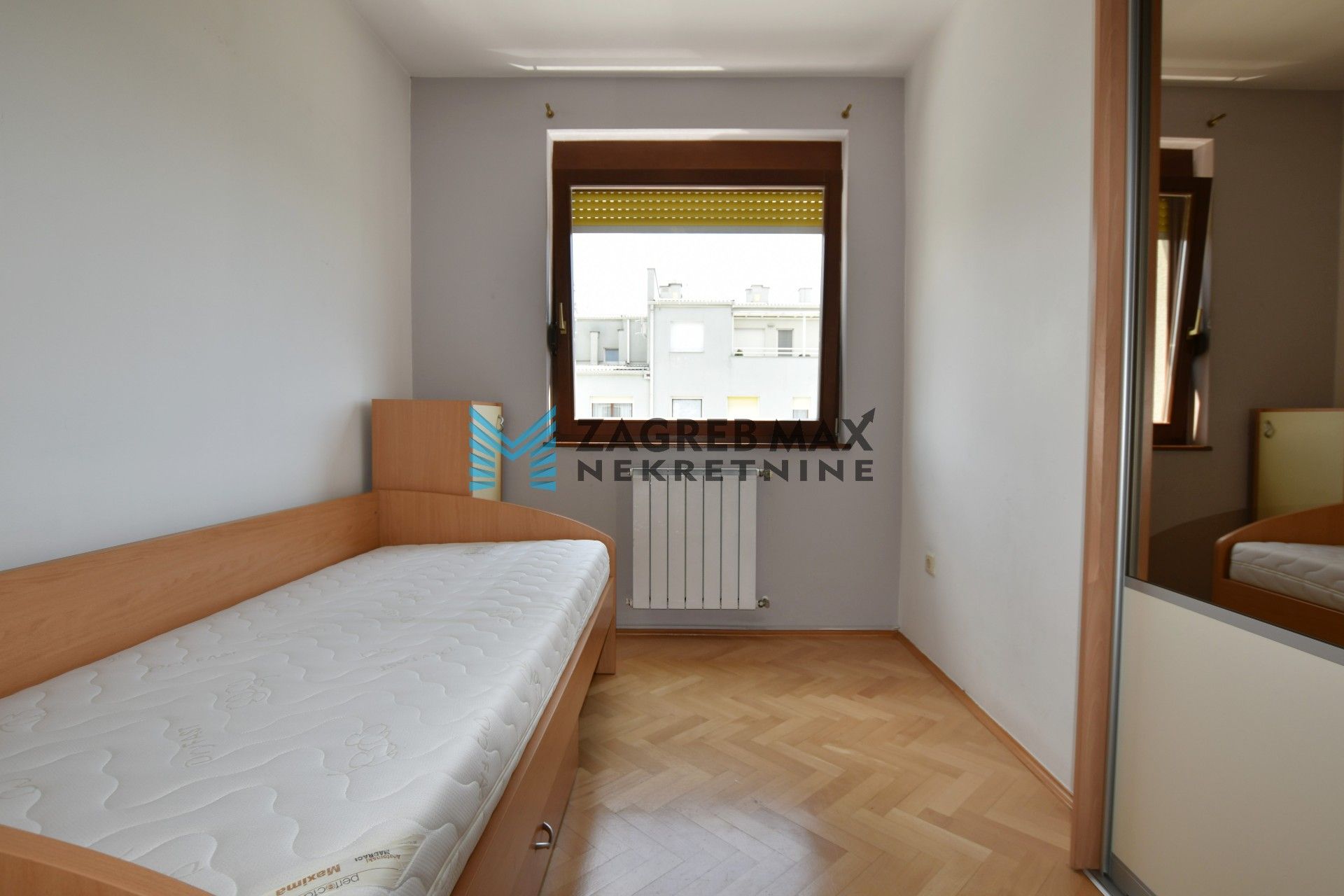 Zagreb - VRBANI 3 Ekskluzivan 4soban stan 102 m2 + 2 parkinga, top lokacija, loggia, spremište, BEZ PROVIZIJE