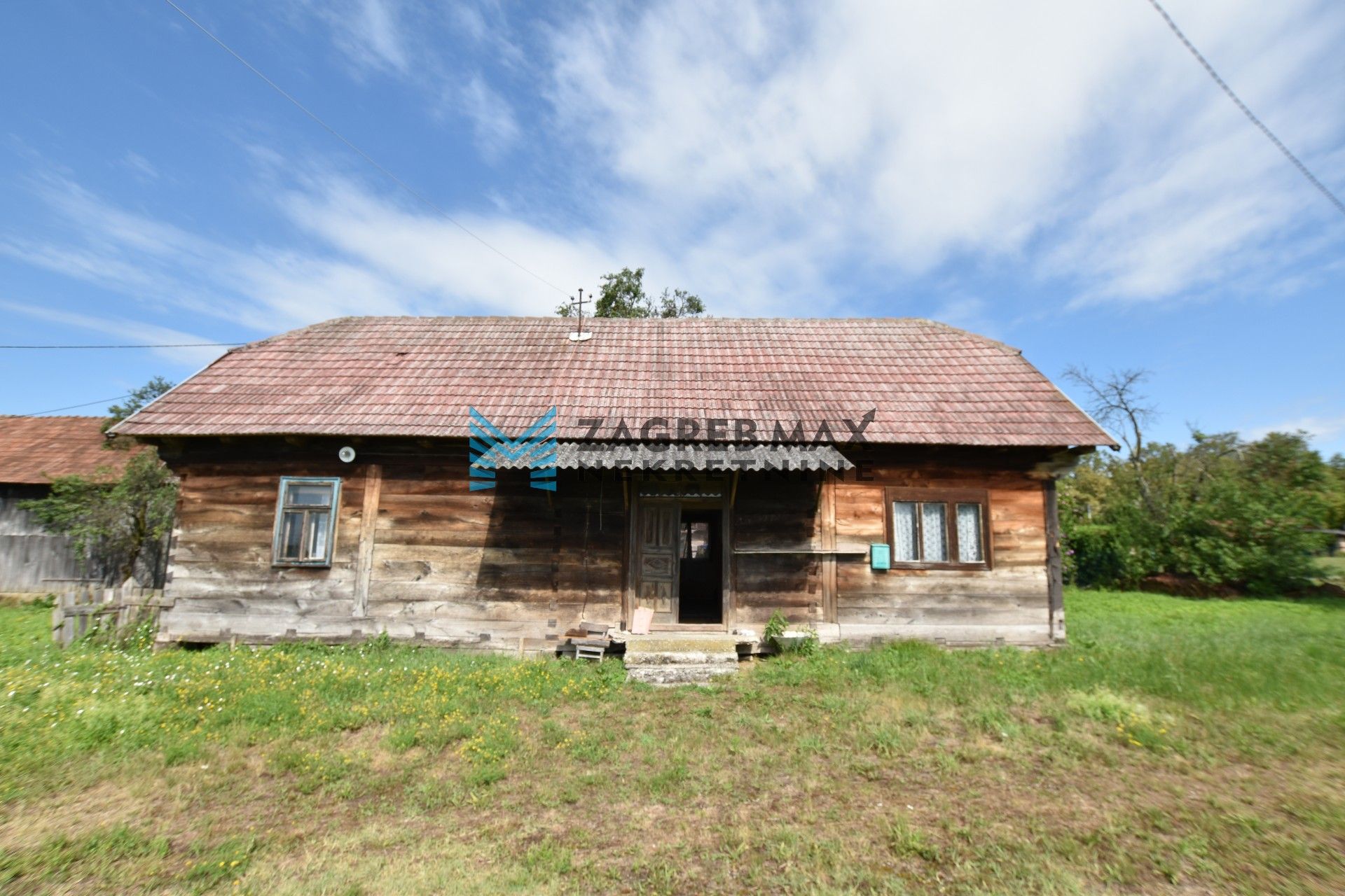 Zagreb - BRATINA Stara obiteljska kuća za renovaciju 70 m2, zemljište 1915 m2, mirno okruženje