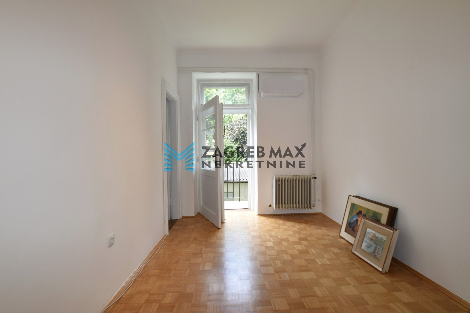 Zagreb - DONJI GRAD Prostran 3soban stan 72 m2, odlična lokacija, balkon, BEZ PROVIZIJE
