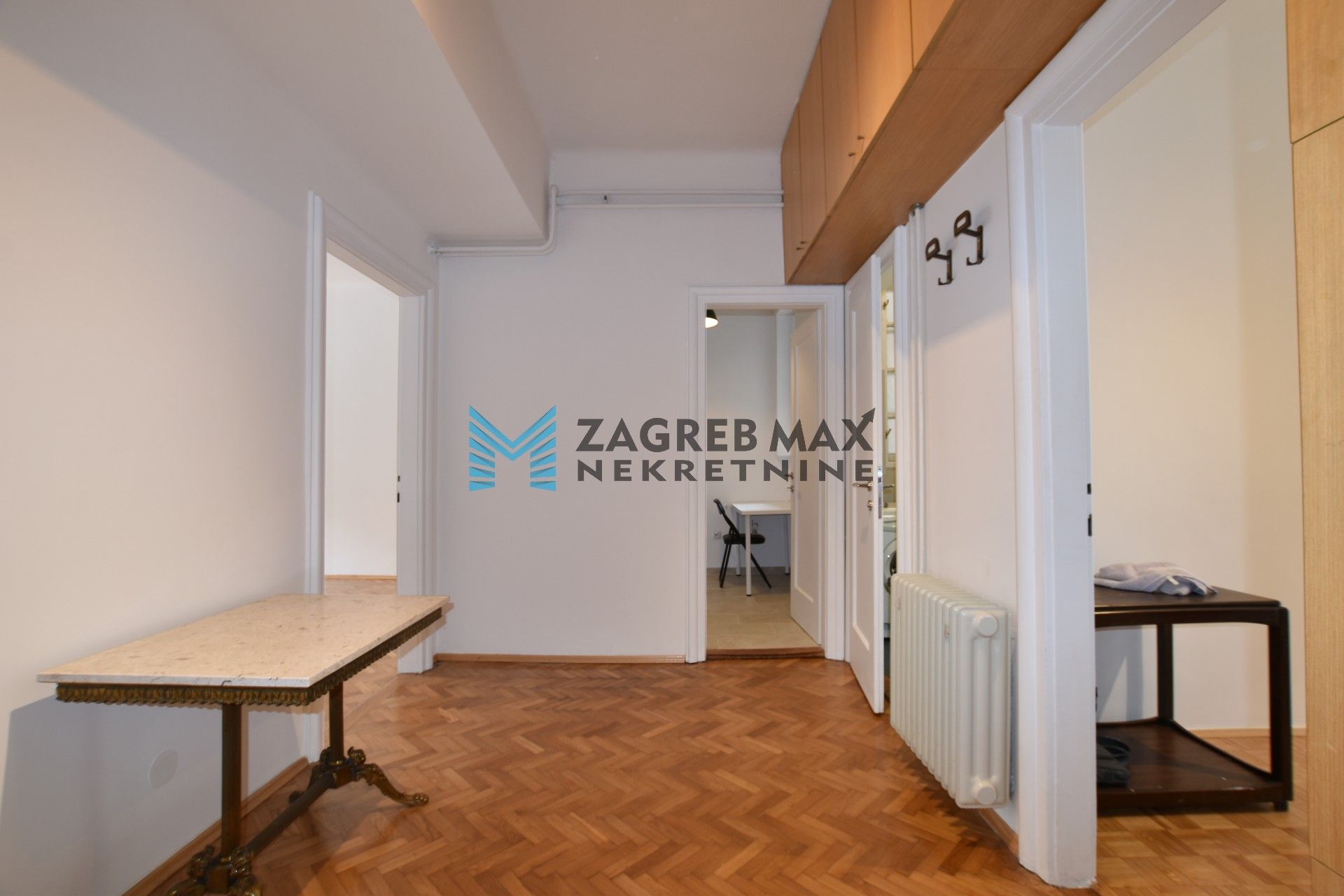 Zagreb - DONJI GRAD Prostran 3soban stan 72 m2, odlična lokacija, balkon, BEZ PROVIZIJE