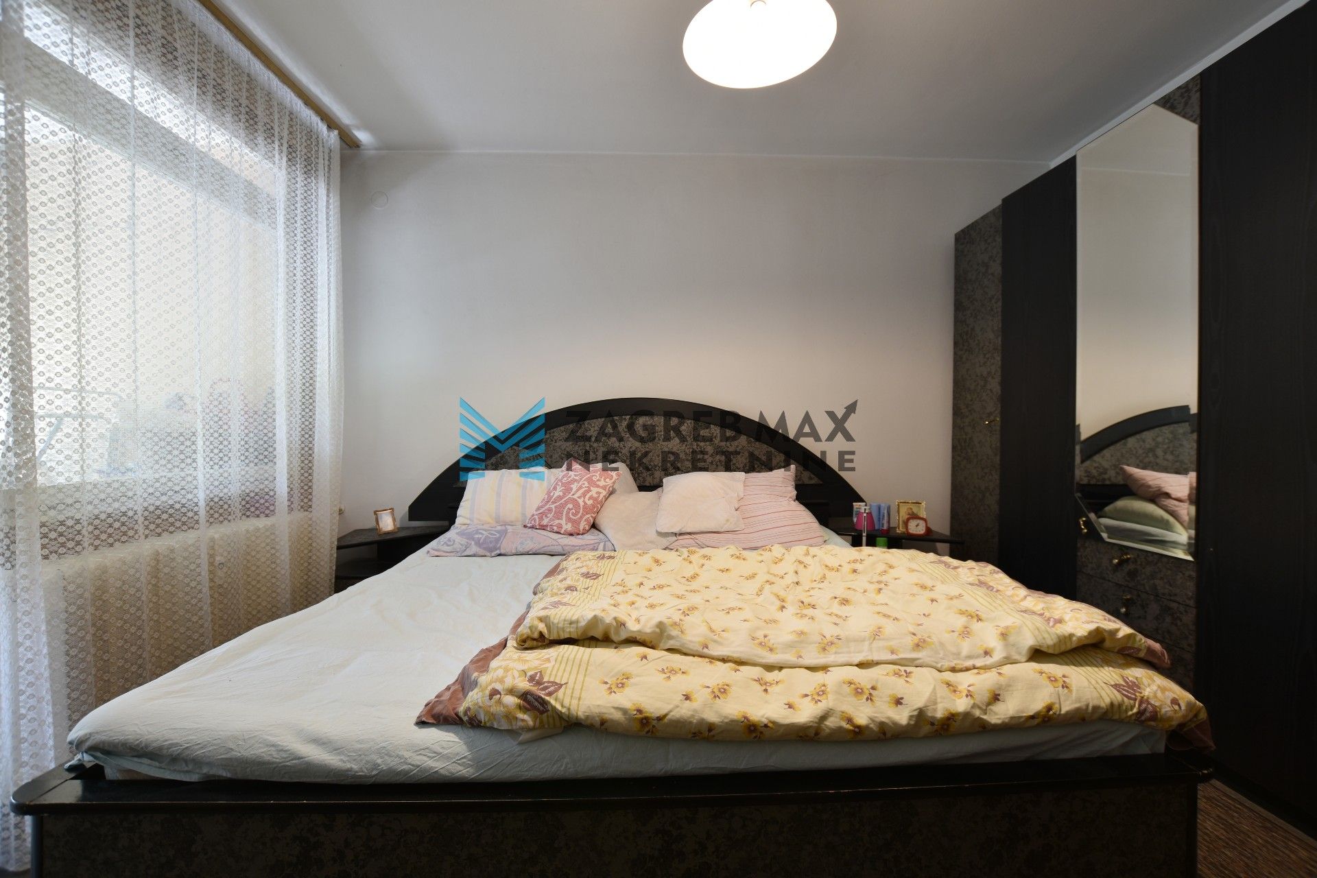 Zagreb - UTRINE Ugodan 2soban stan 56 m2, 1. kat, lift, mirno okruženje, loggia