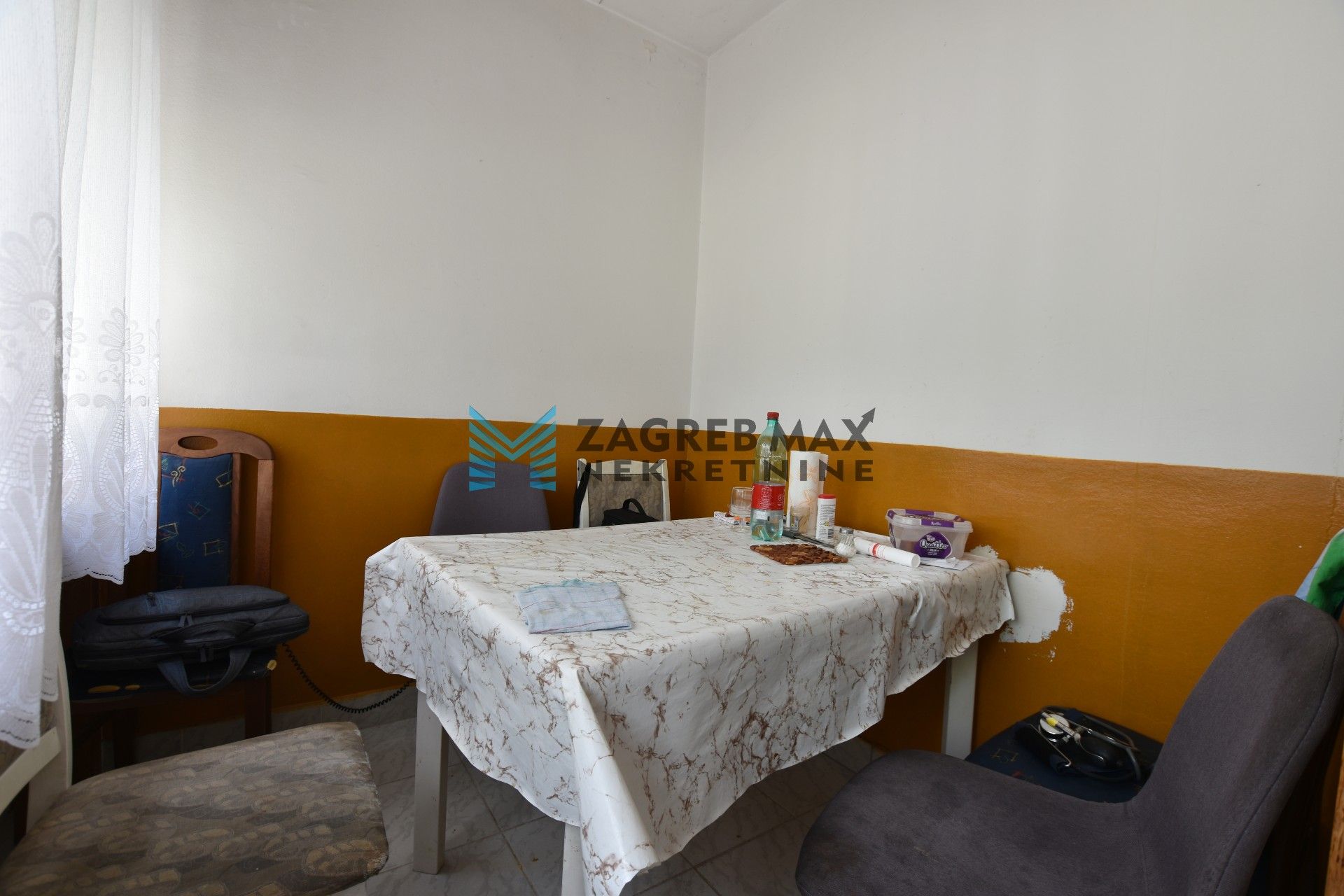 Zagreb - UTRINE Ugodan 2soban stan 56 m2, 1. kat, lift, mirno okruženje, loggia