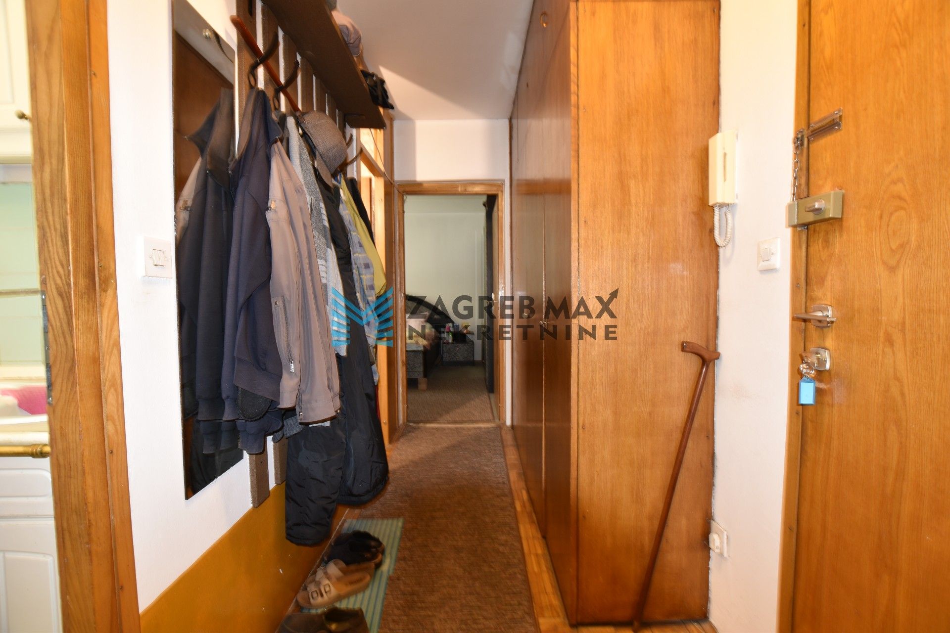 Zagreb - UTRINE Ugodan 2soban stan 56 m2, 1. kat, lift, mirno okruženje, loggia