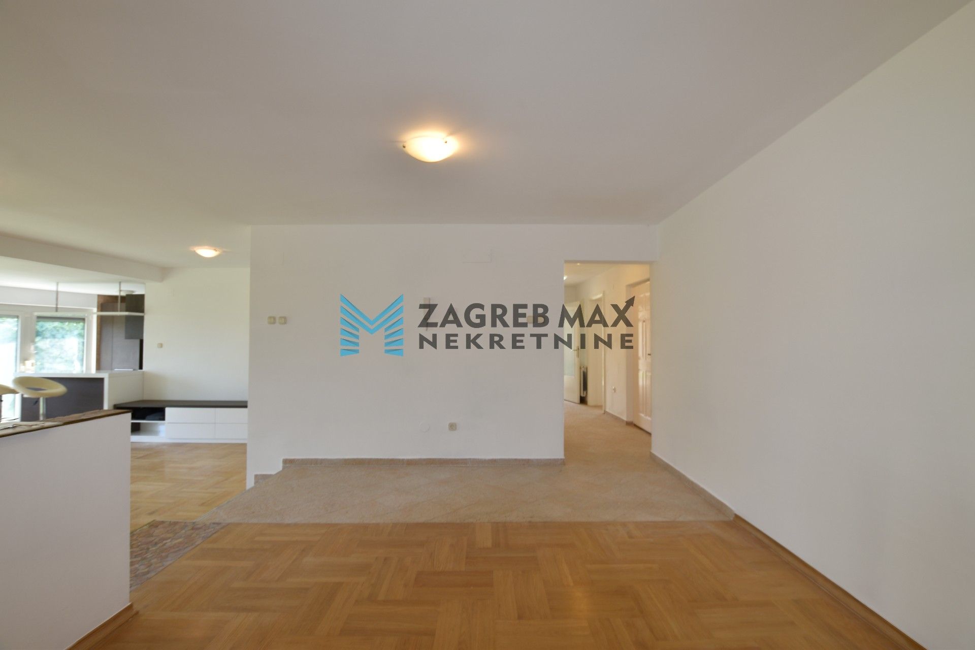 Zagreb - PODSUSED Bolfani moderan 3soban stan, 2 parkinga, prizemlje, mirno okruženje, terasa, BEZ PROVIZIJE