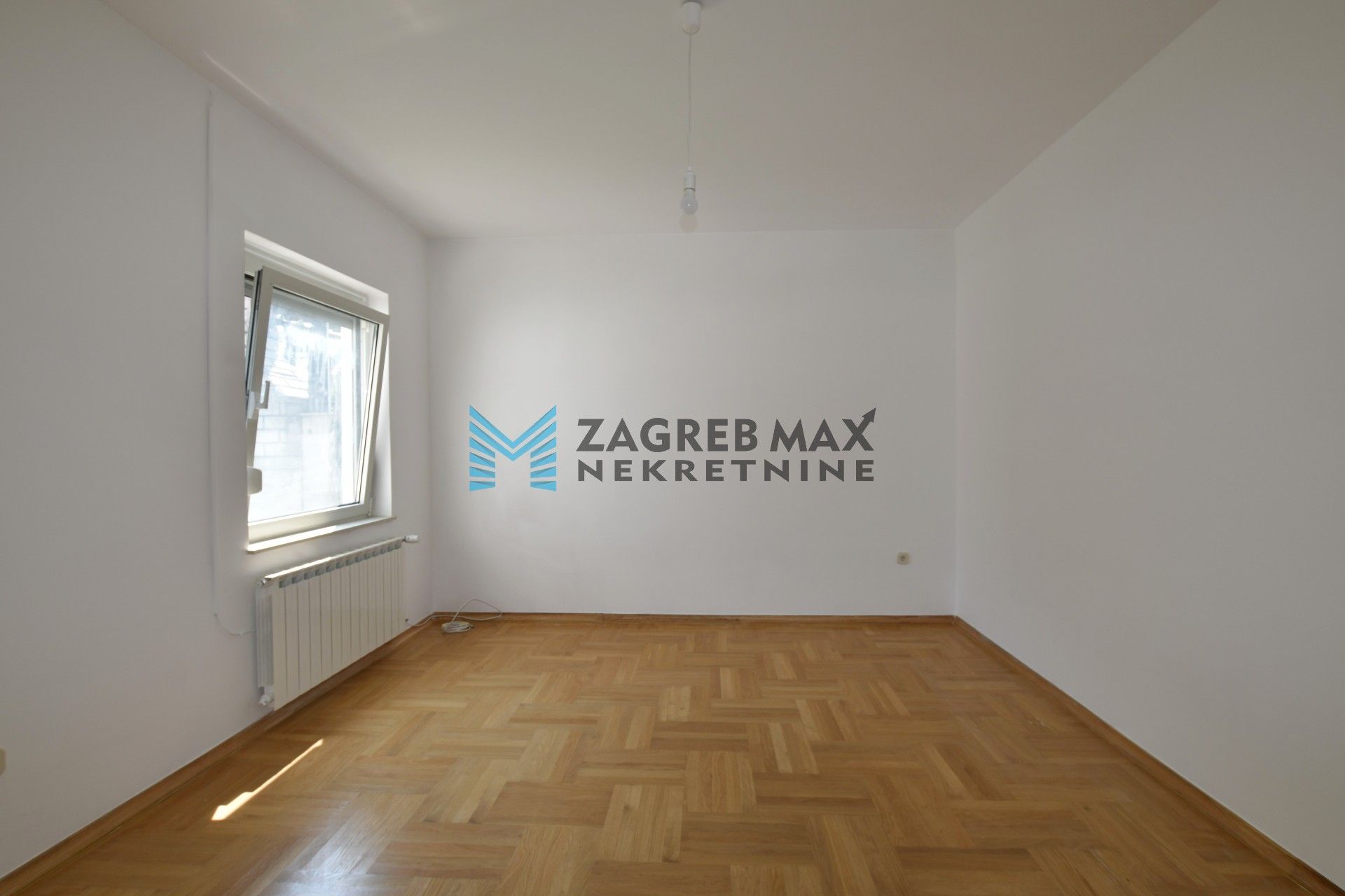 Zagreb - PODSUSED Bolfani moderan 3soban stan, 2 parkinga, prizemlje, mirno okruženje, terasa, BEZ PROVIZIJE