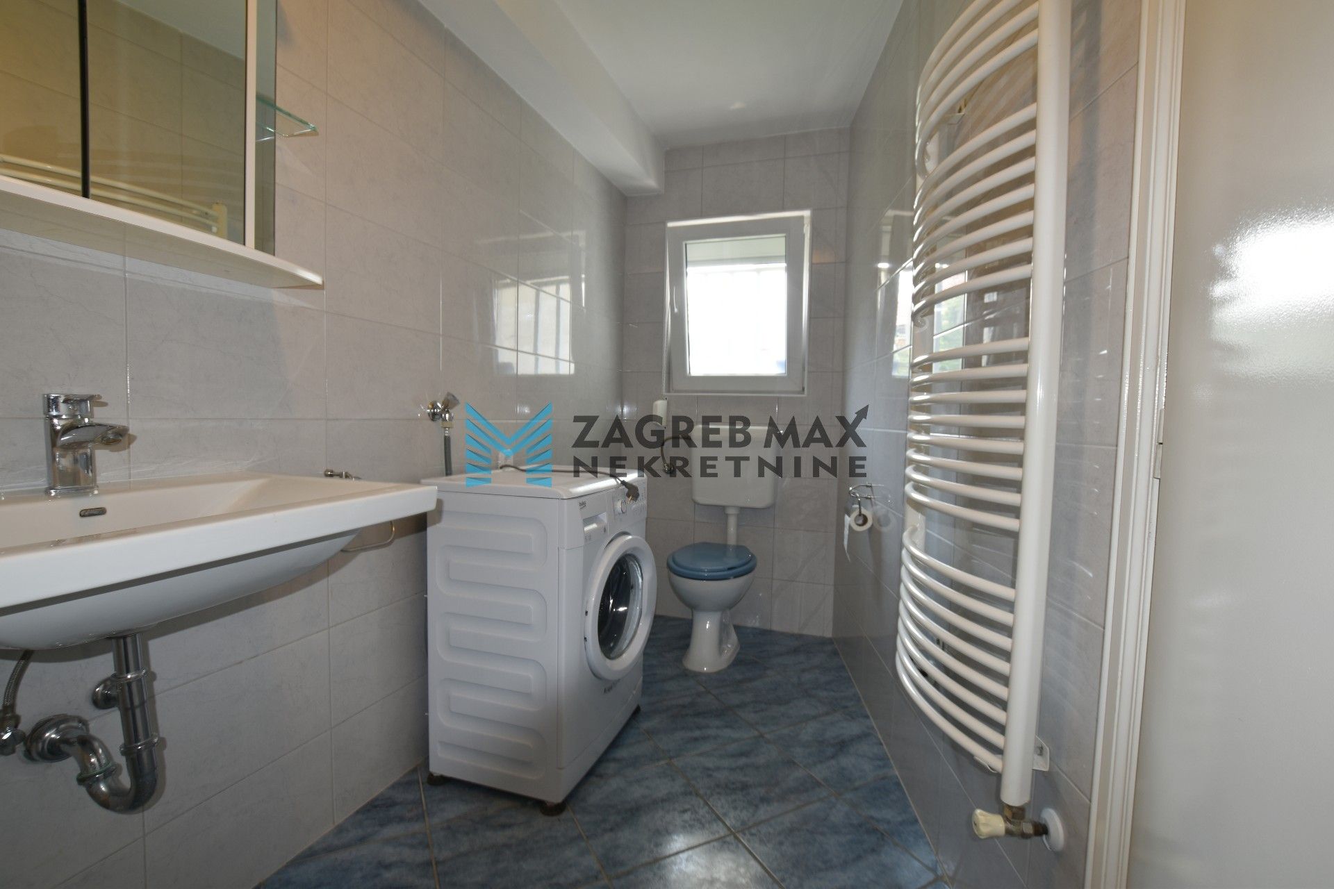 Zagreb - PODSUSED Bolfani moderan 3soban stan, 2 parkinga, prizemlje, mirno okruženje, terasa, BEZ PROVIZIJE