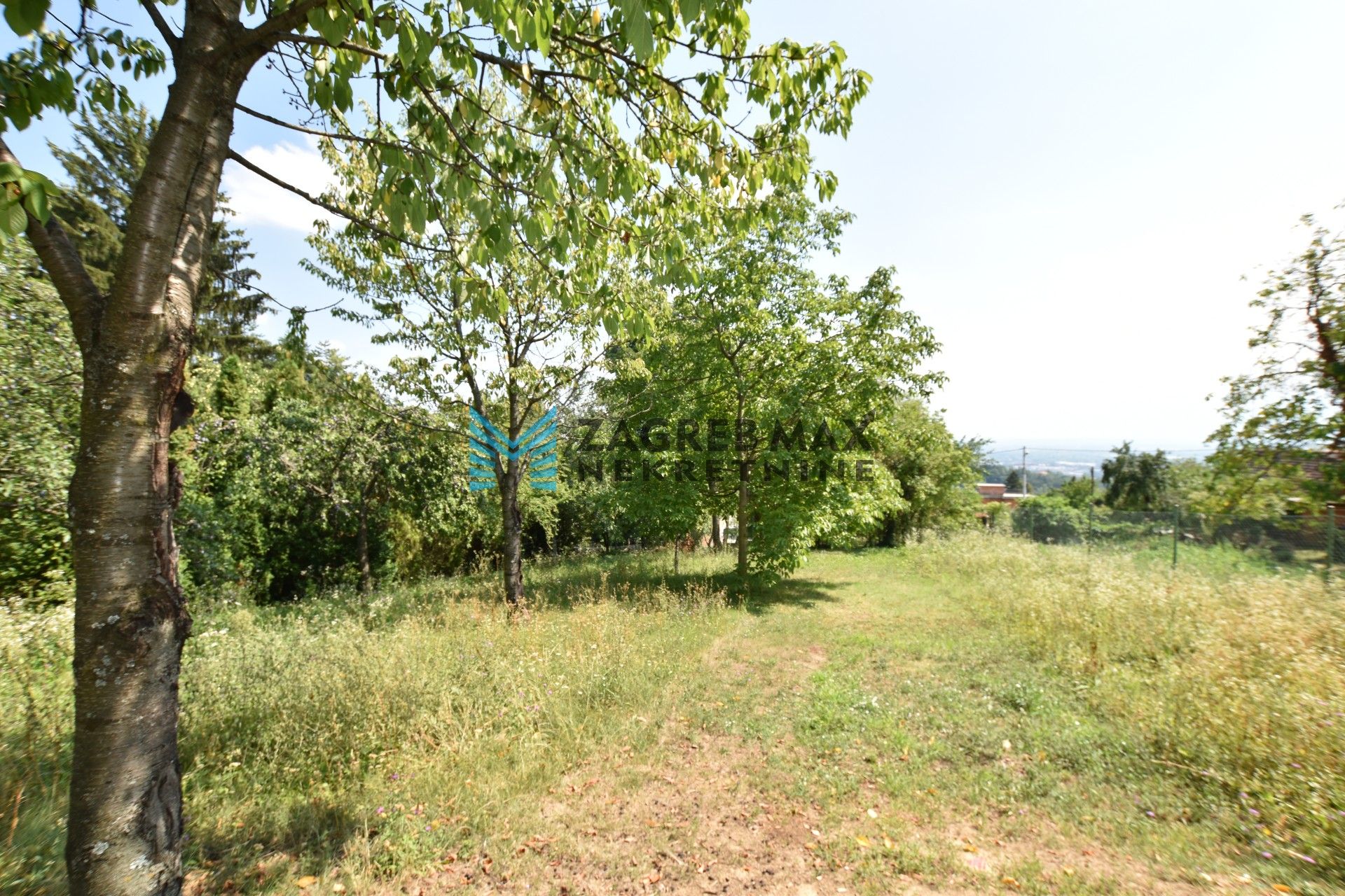 Zagreb - PODSUSED Bolfani moderan 3soban stan, 2 parkinga, prizemlje, mirno okruženje, terasa, BEZ PROVIZIJE