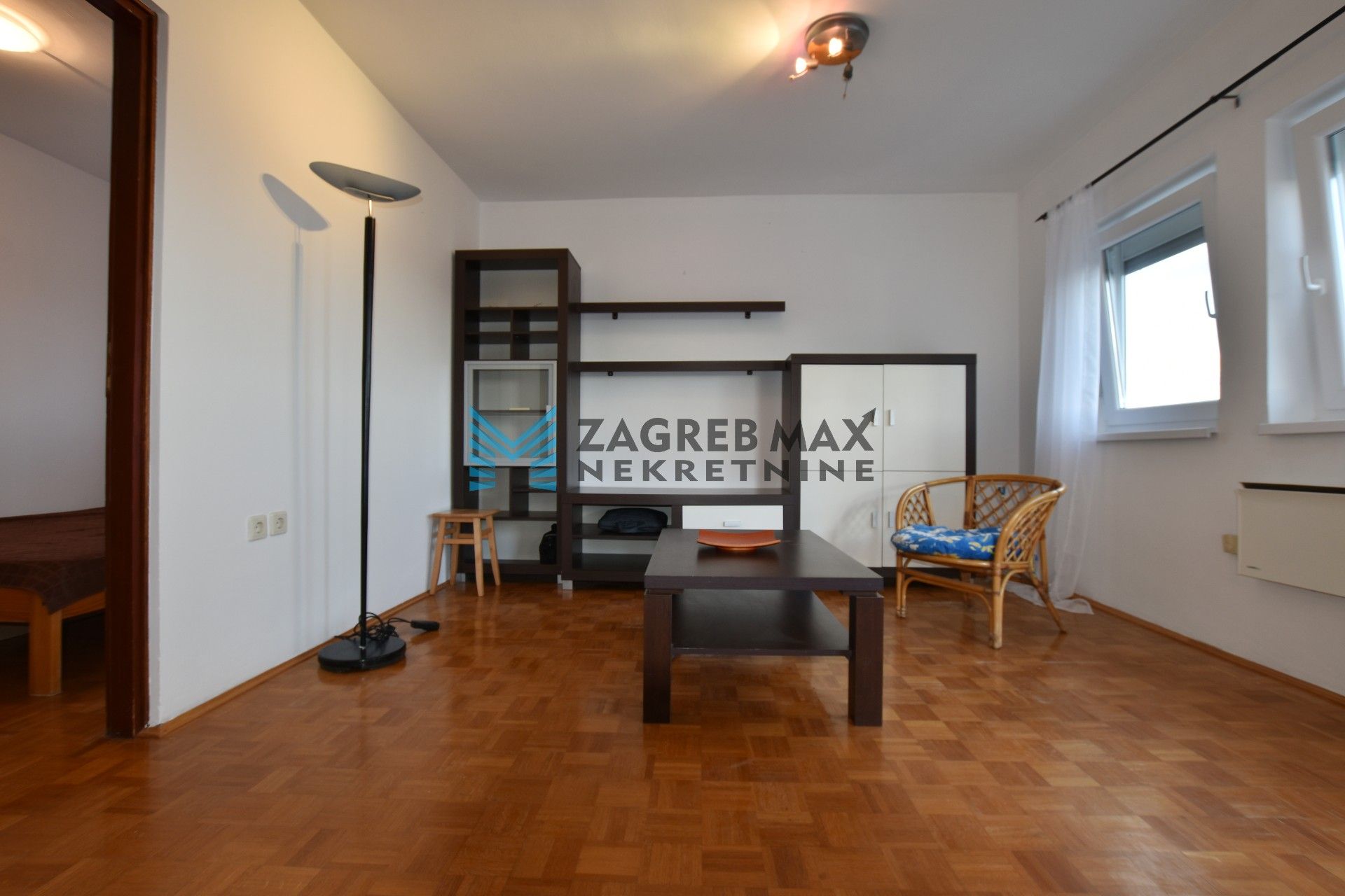 Zagreb - MIKULIĆI Ugodan 2soban stan 48 m2, 2. kat, mirno okruženje, loggia, spremište