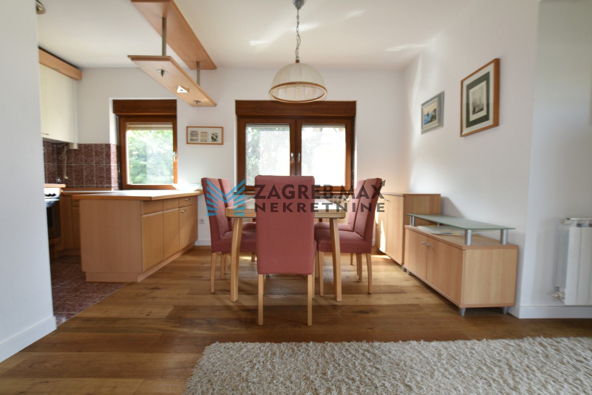 Zagreb - TROKUT Prostran 5soban stan 130 m2, okućnica 550 m2, garaža, terasa, balkon, BEZ PROVIZIJE